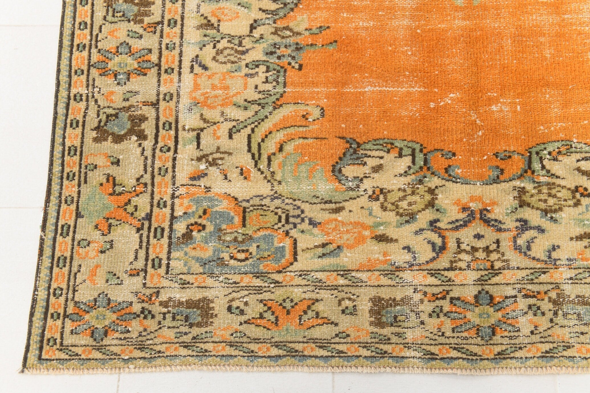 Turkish Vintage Rug  5'12" x 10'2" ft
