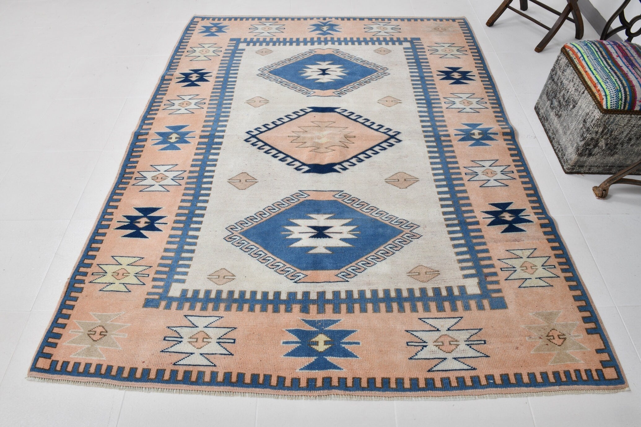 Turkish Vintage Rug  5'12" x 7'8" ft
