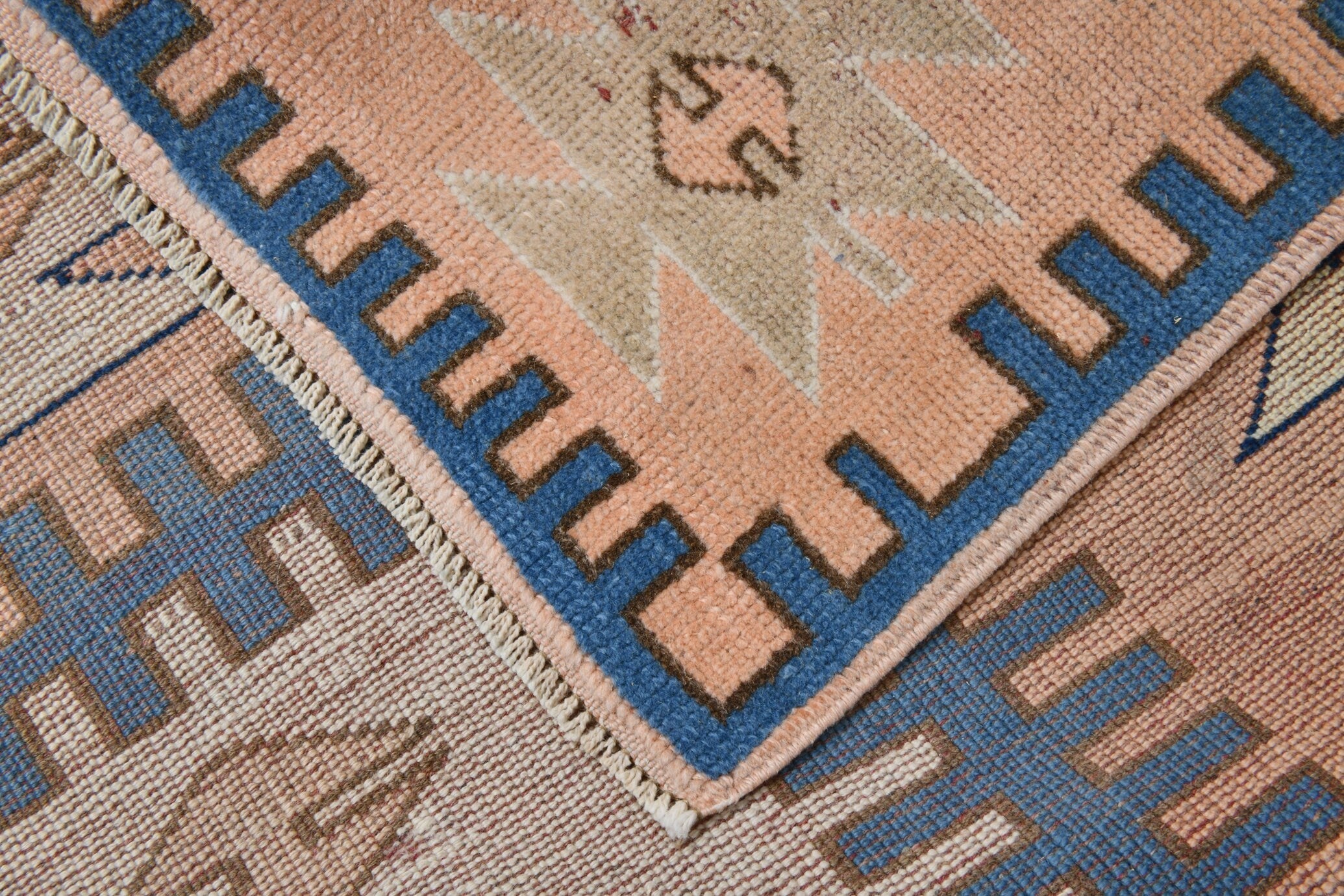 Turkish Vintage Rug  5'12" x 7'8" ft