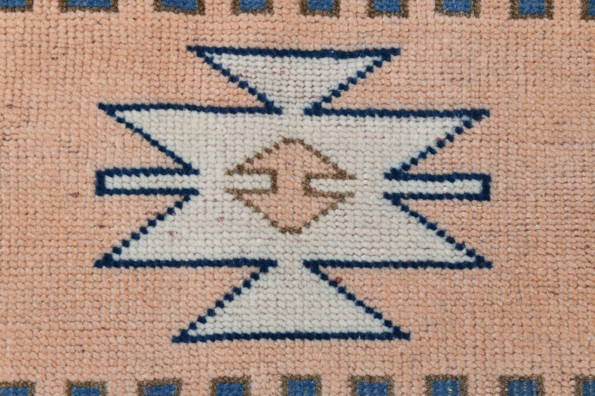 Turkish Vintage Rug  5'12" x 7'8" ft