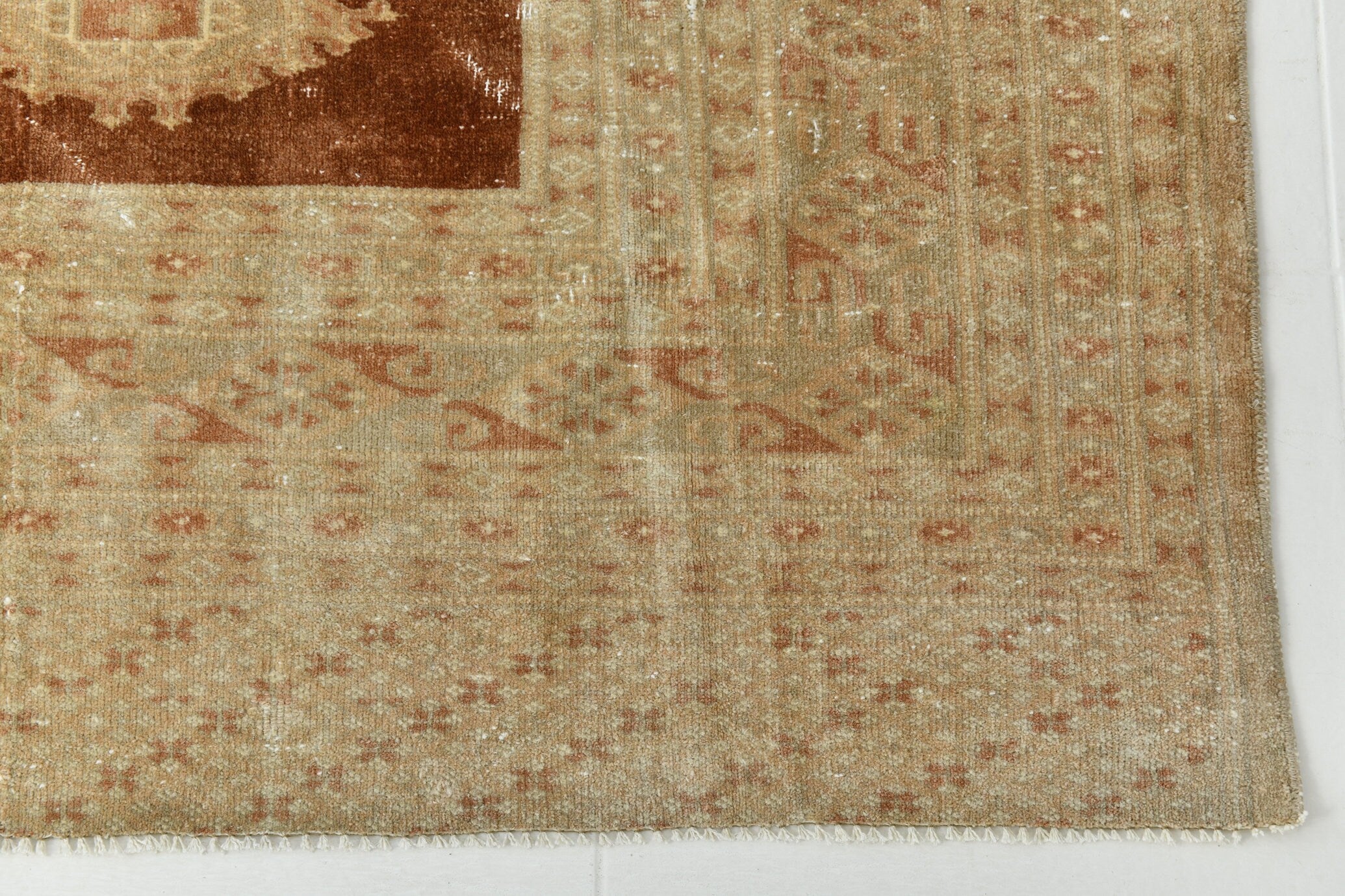 Turkish Vintage Rug  5'12" x 9'1" ft