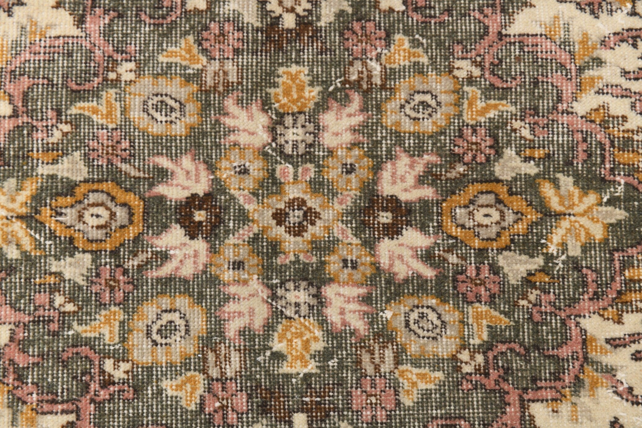 Turkish Vintage Rug  5'12" x 9'12" ft