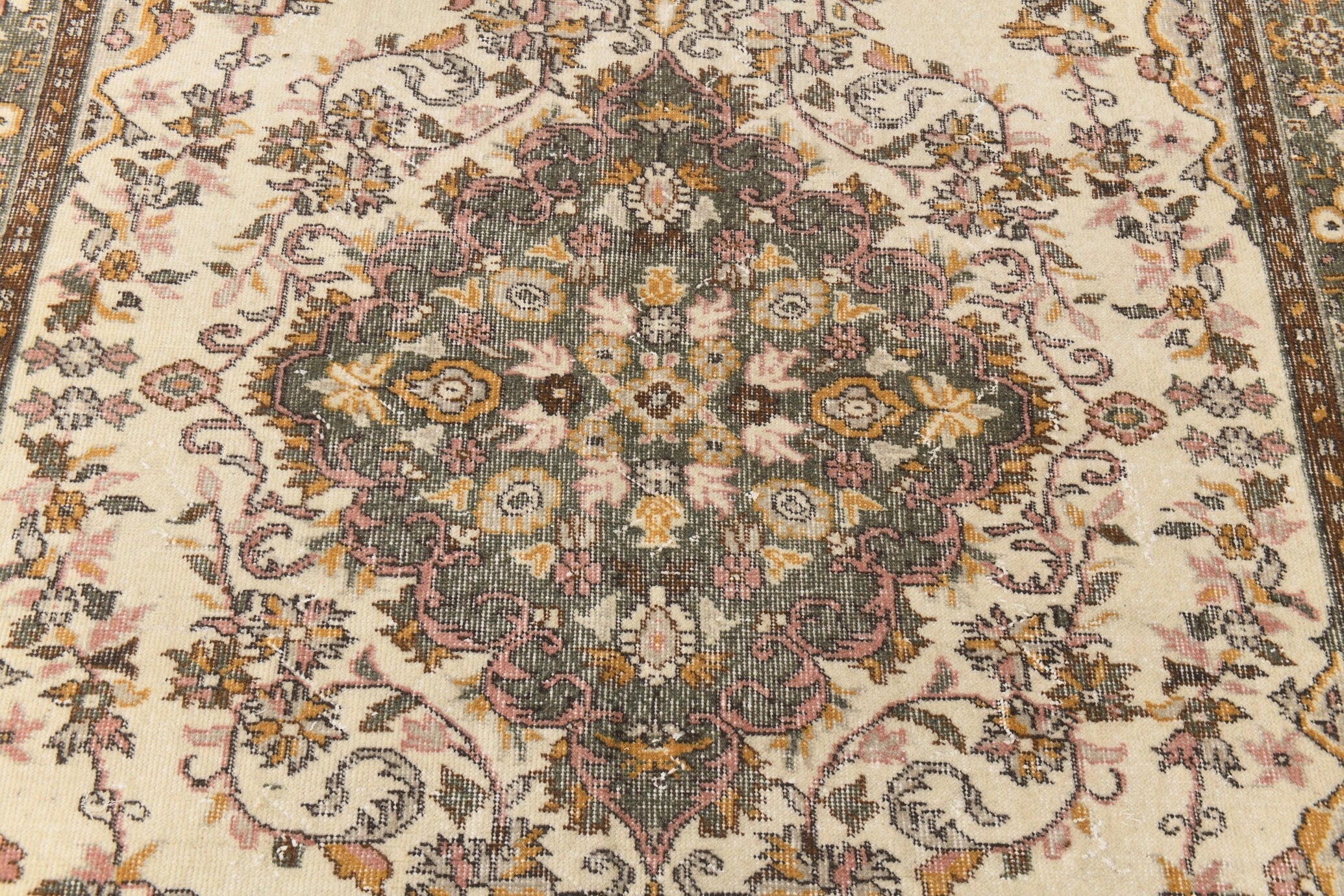 Turkish Vintage Rug  5'12" x 9'12" ft