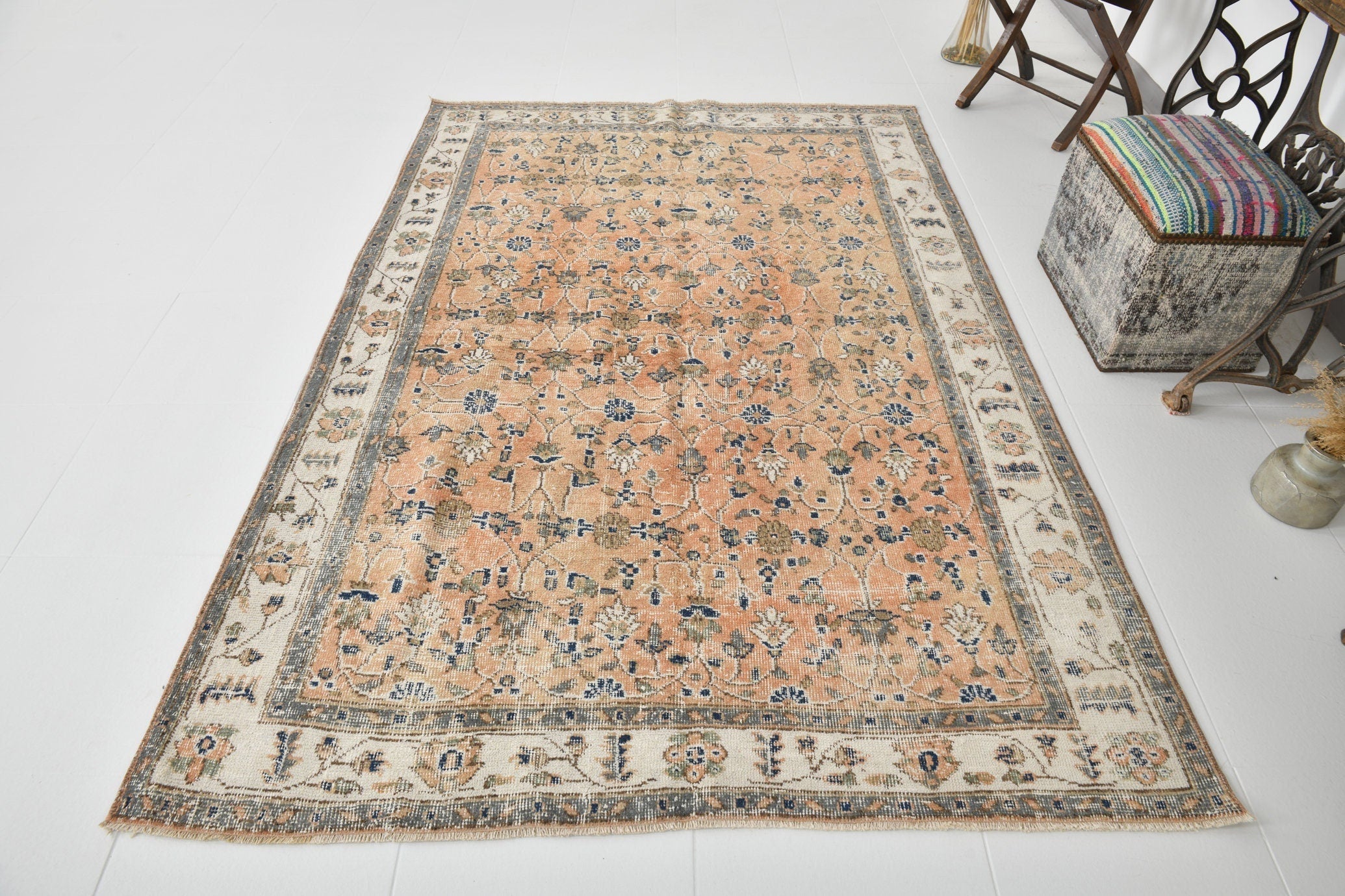 Turkish Vintage Rug  5'2" x 7'7" ft