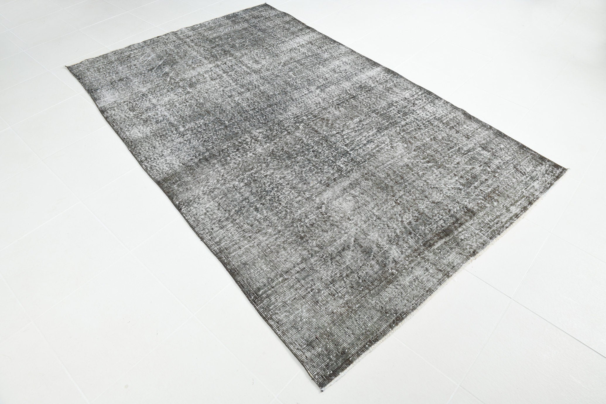 Turkish Vintage Rug 5’2’ x 8’2’