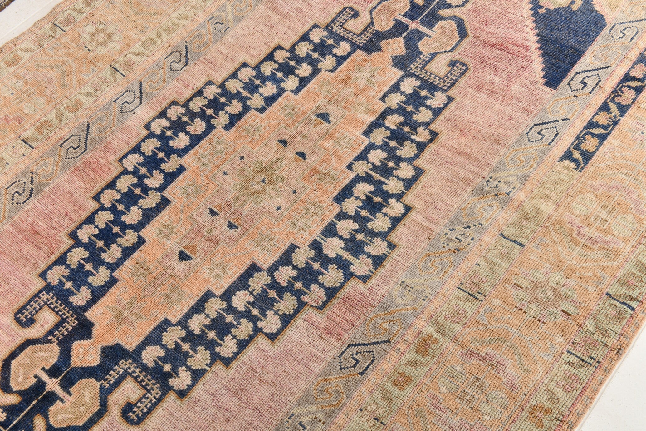 Turkish Vintage Rug  5'3" x 10'3" ft