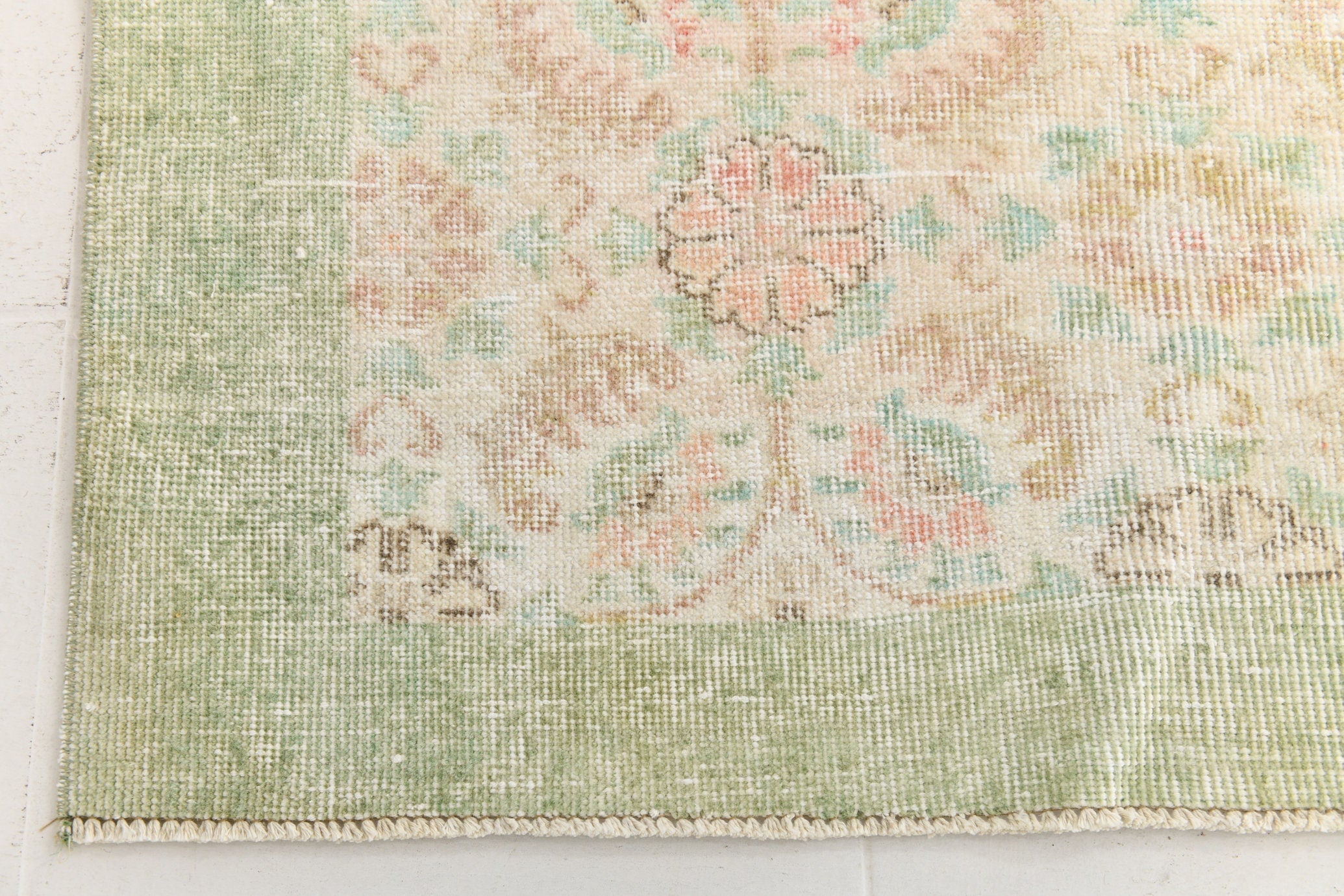 Turkish Vintage Rug  5'3" x 8'4" ft