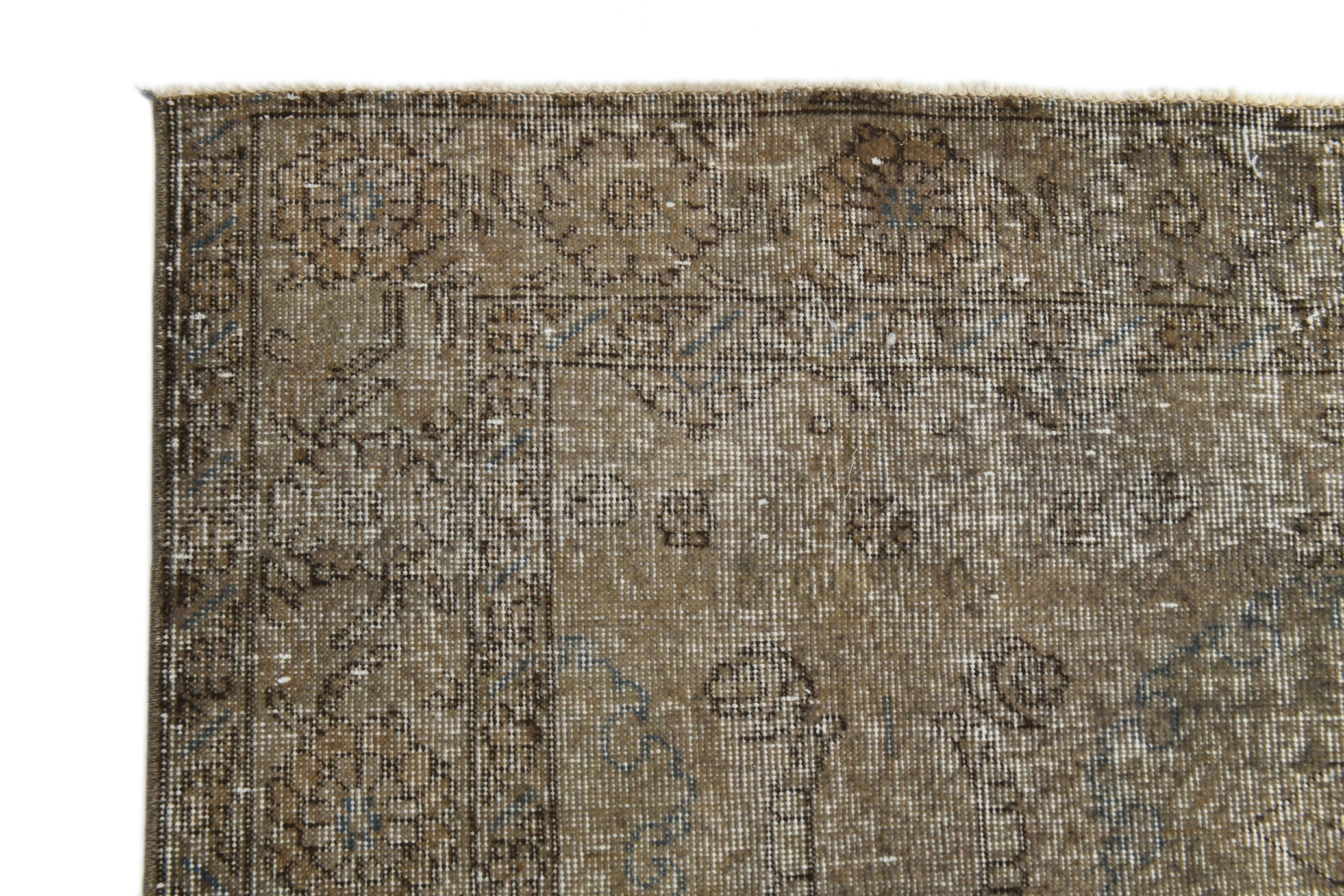 Turkish Vintage Rug  5'3" x 8'8" ft