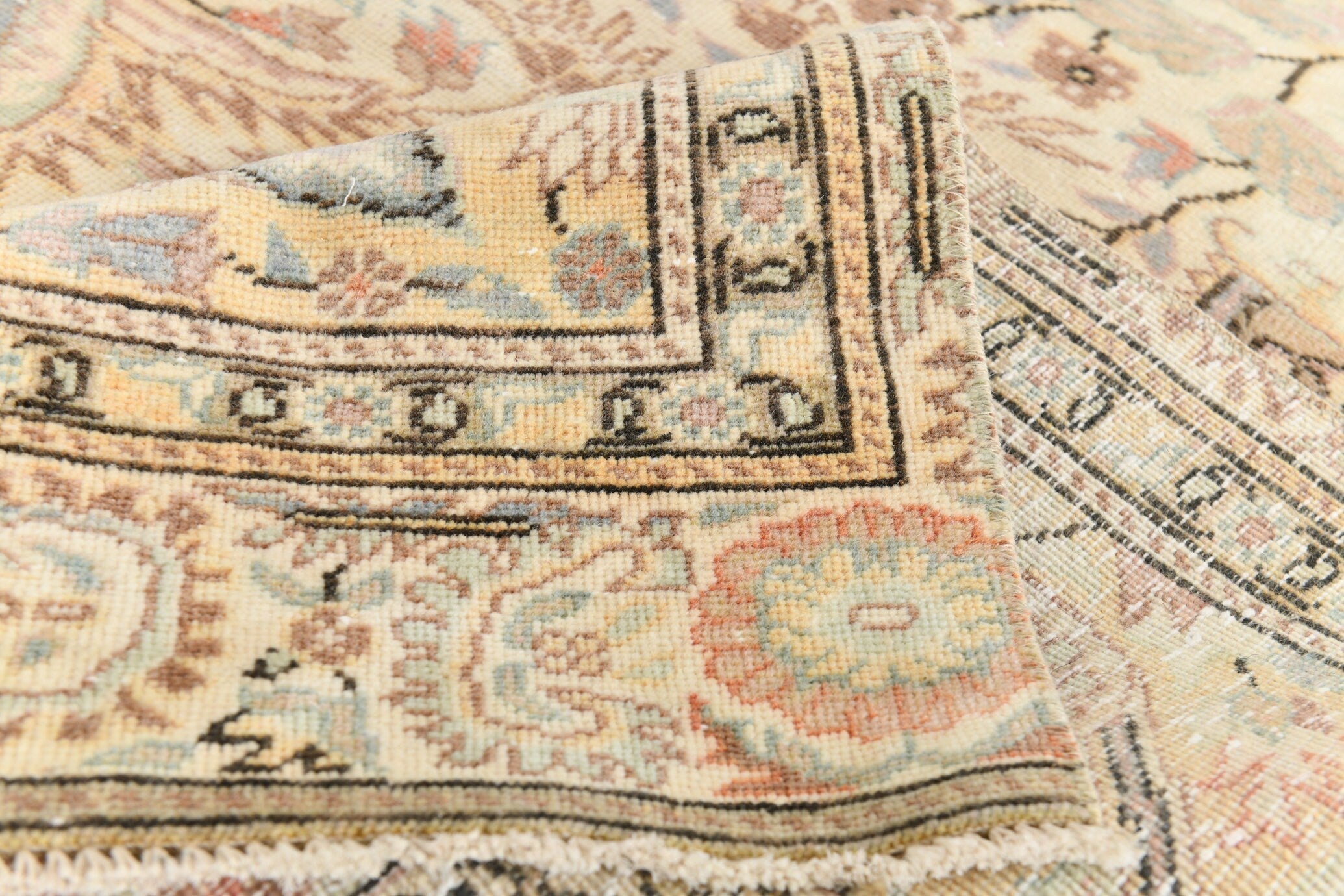Turkish Vintage Rug  5'3" x 9'3" ft