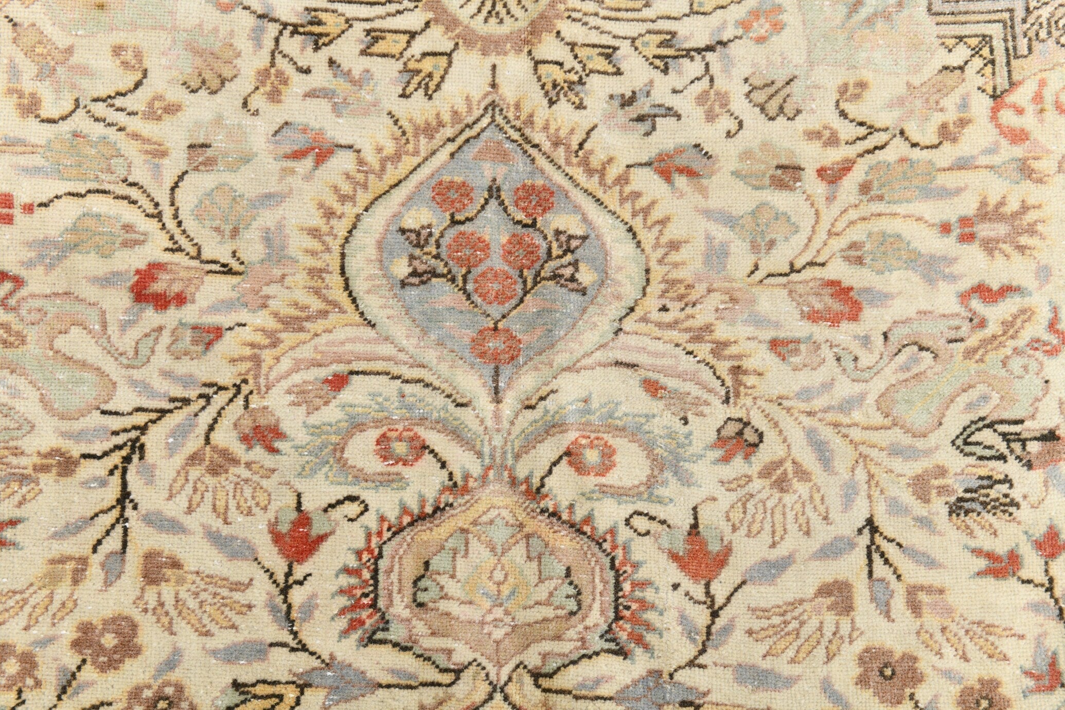 Turkish Vintage Rug  5'3" x 9'3" ft