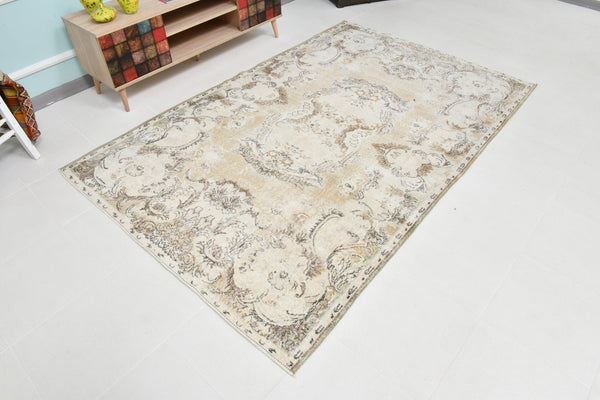 Turkish Vintage Rug 5’4’ x 8’2’
