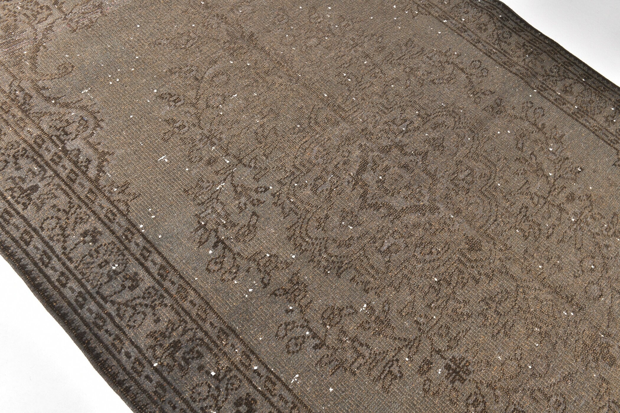Turkish Vintage Rug  5'4" x 8'8" ft