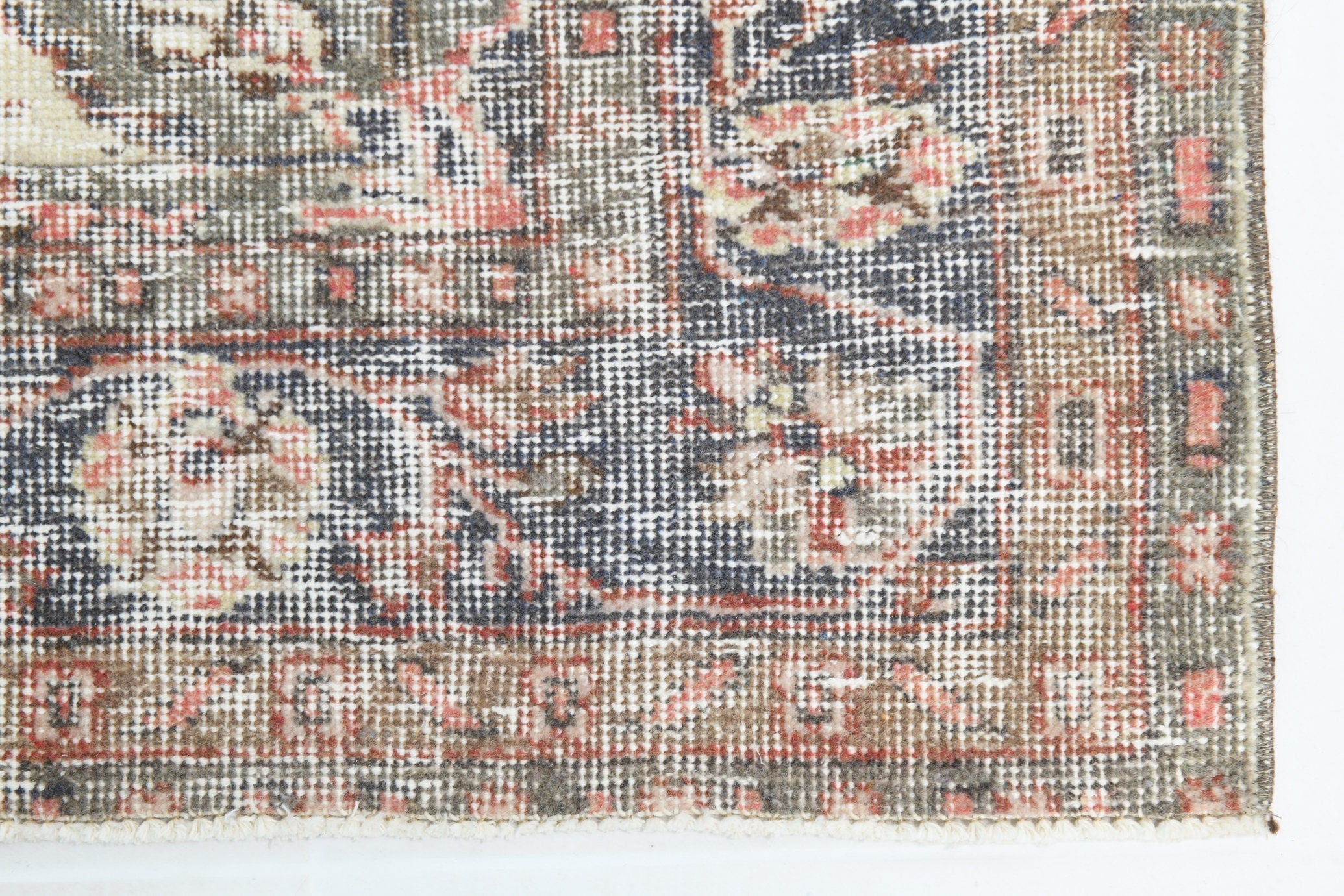 Turkish Vintage Rug 5’5’ x 8’0’
