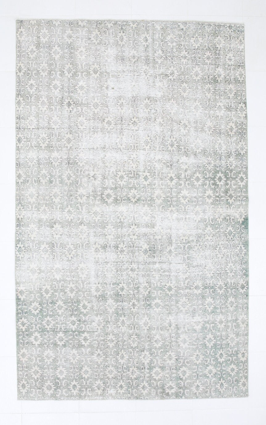 Turkish Vintage Rug 5’5’’ x 8’10’’ ft