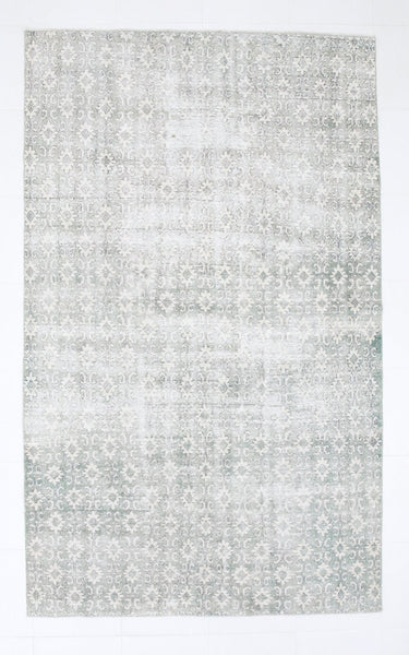 Turkish Vintage Rug 5’5’’ x 8’10’’ ft