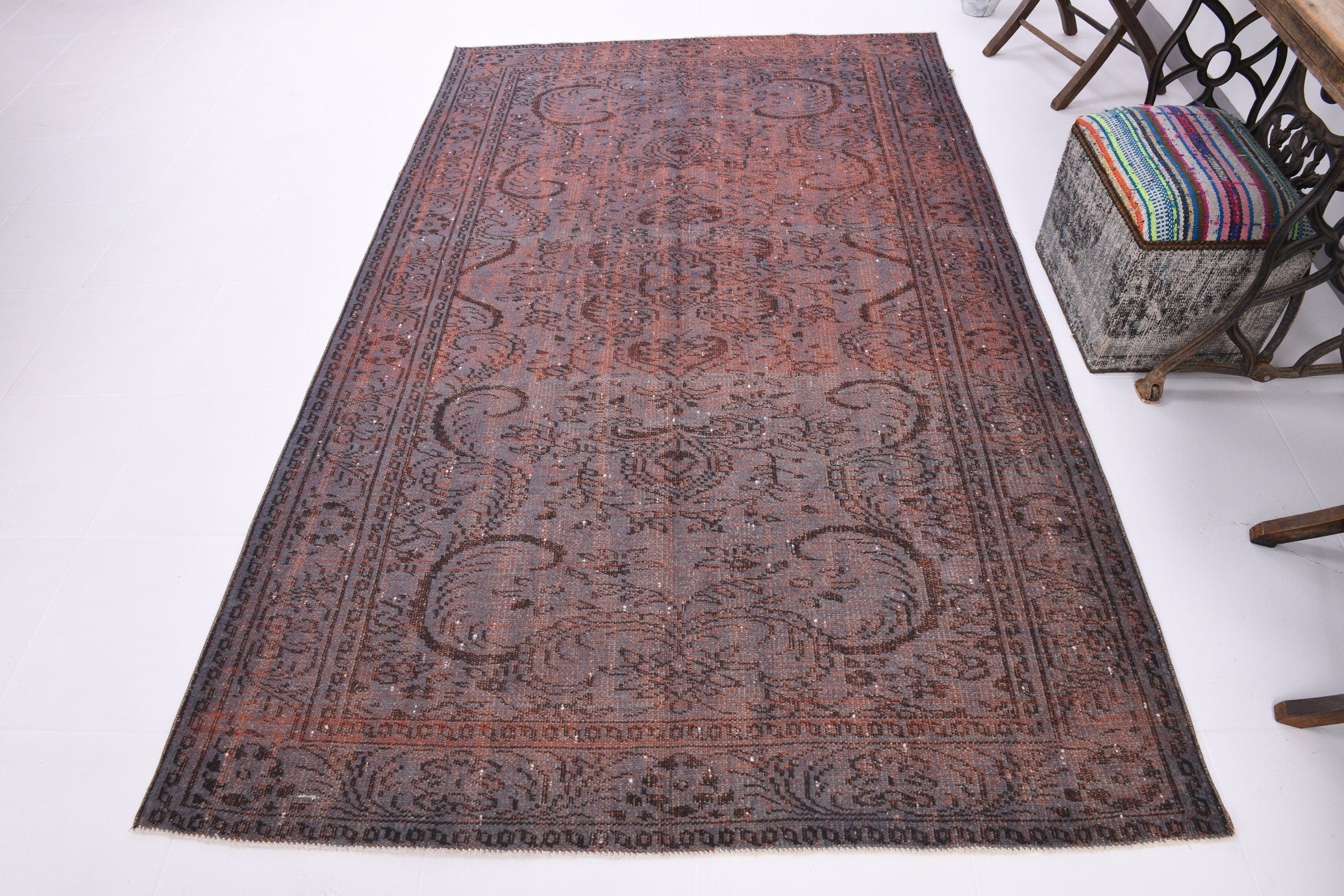 Turkish Vintage Rug  5'5" x 8'10" ft