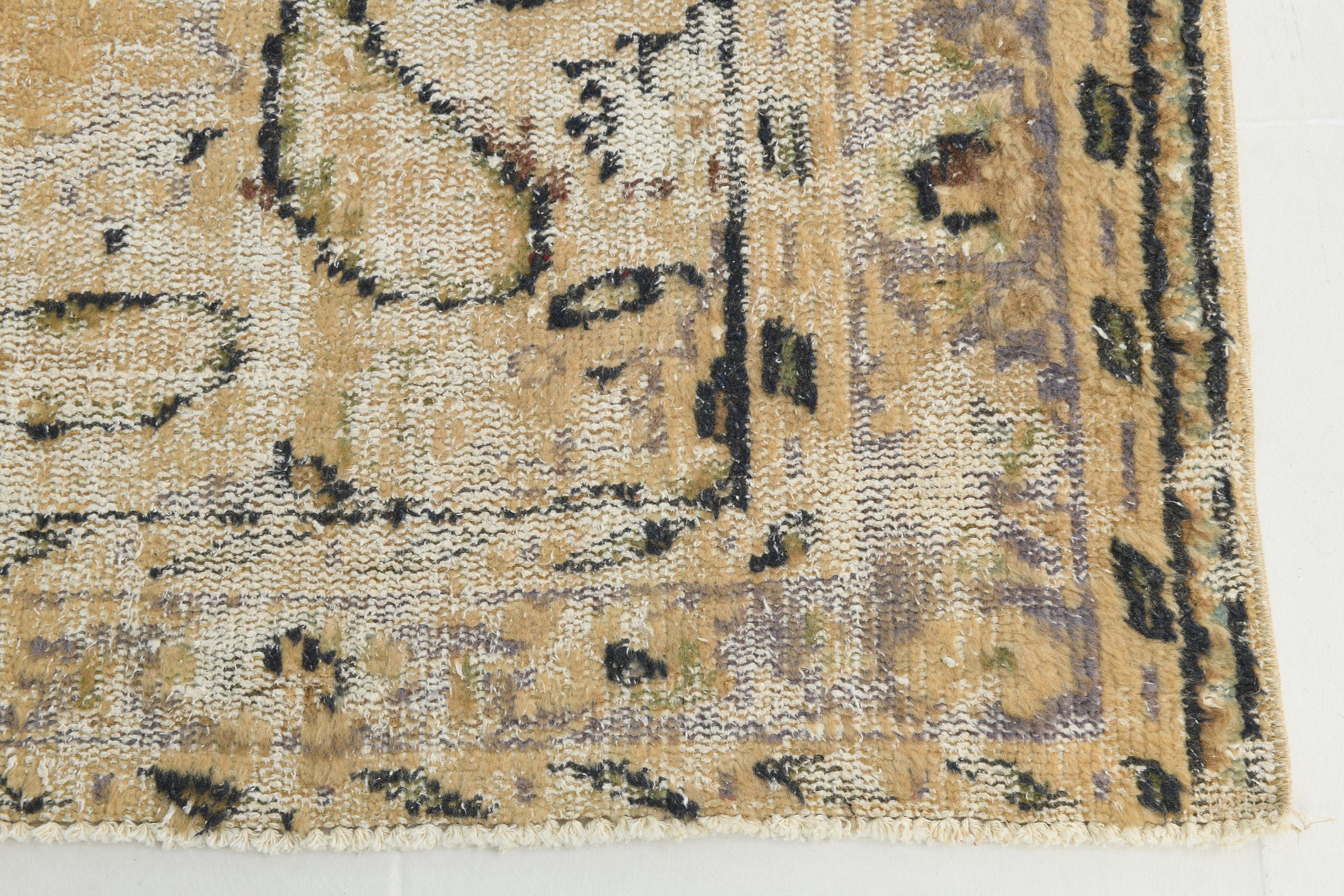 Turkish Vintage Rug 5’5’ x 8’4’