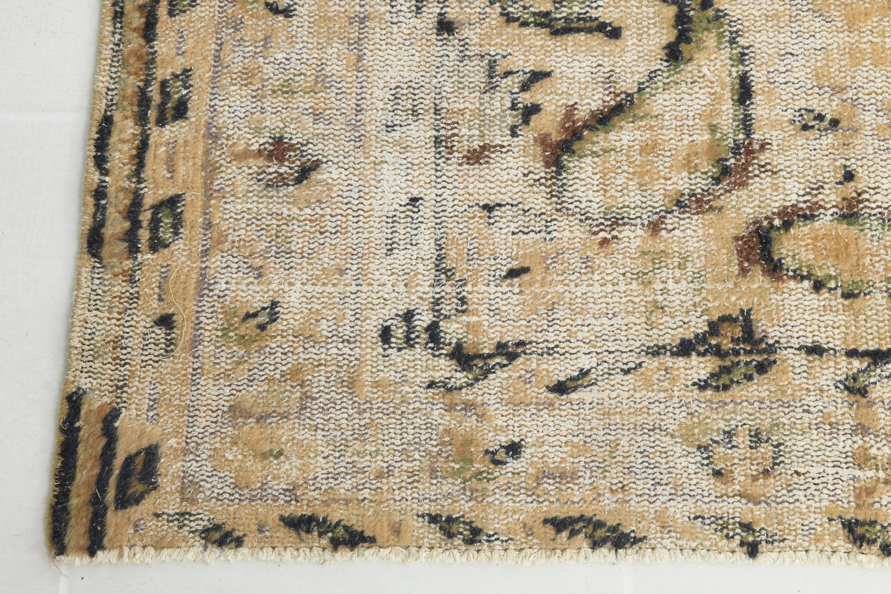 Turkish Vintage Rug 5’5’ x 8’4’