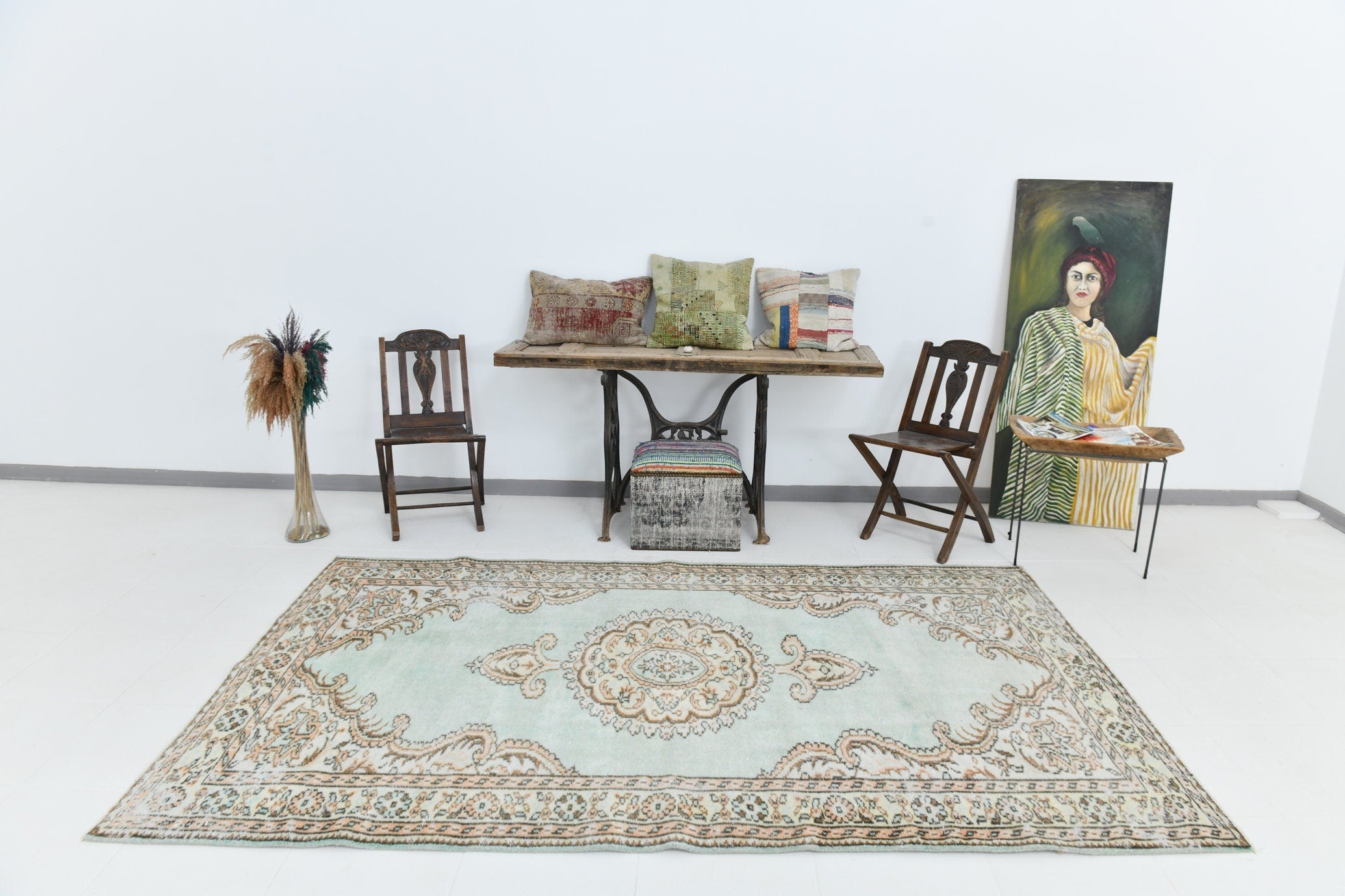Turkish Vintage Rug  5'5" x 9'2" ft