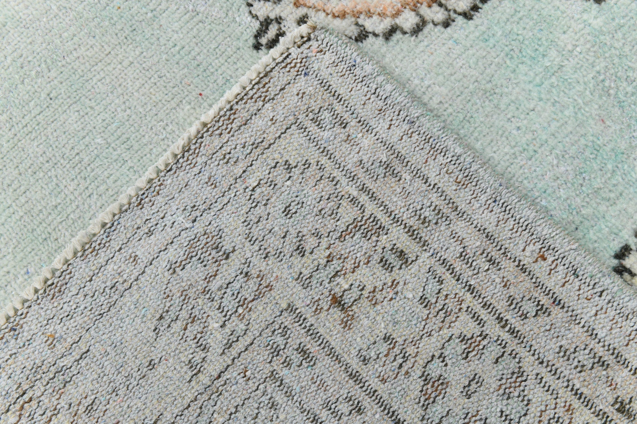 Turkish Vintage Rug  5'5" x 9'2" ft