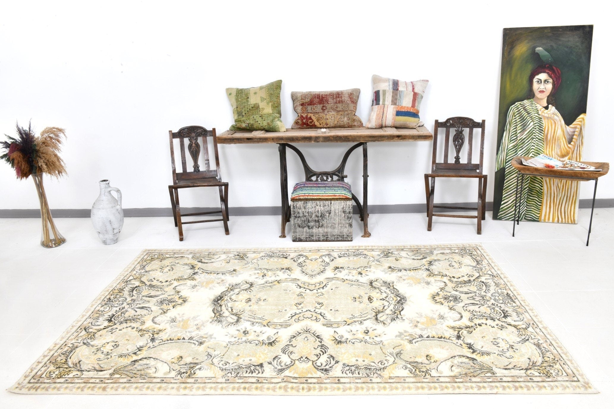 Turkish Vintage Rug  5'6" x 8'4" ft