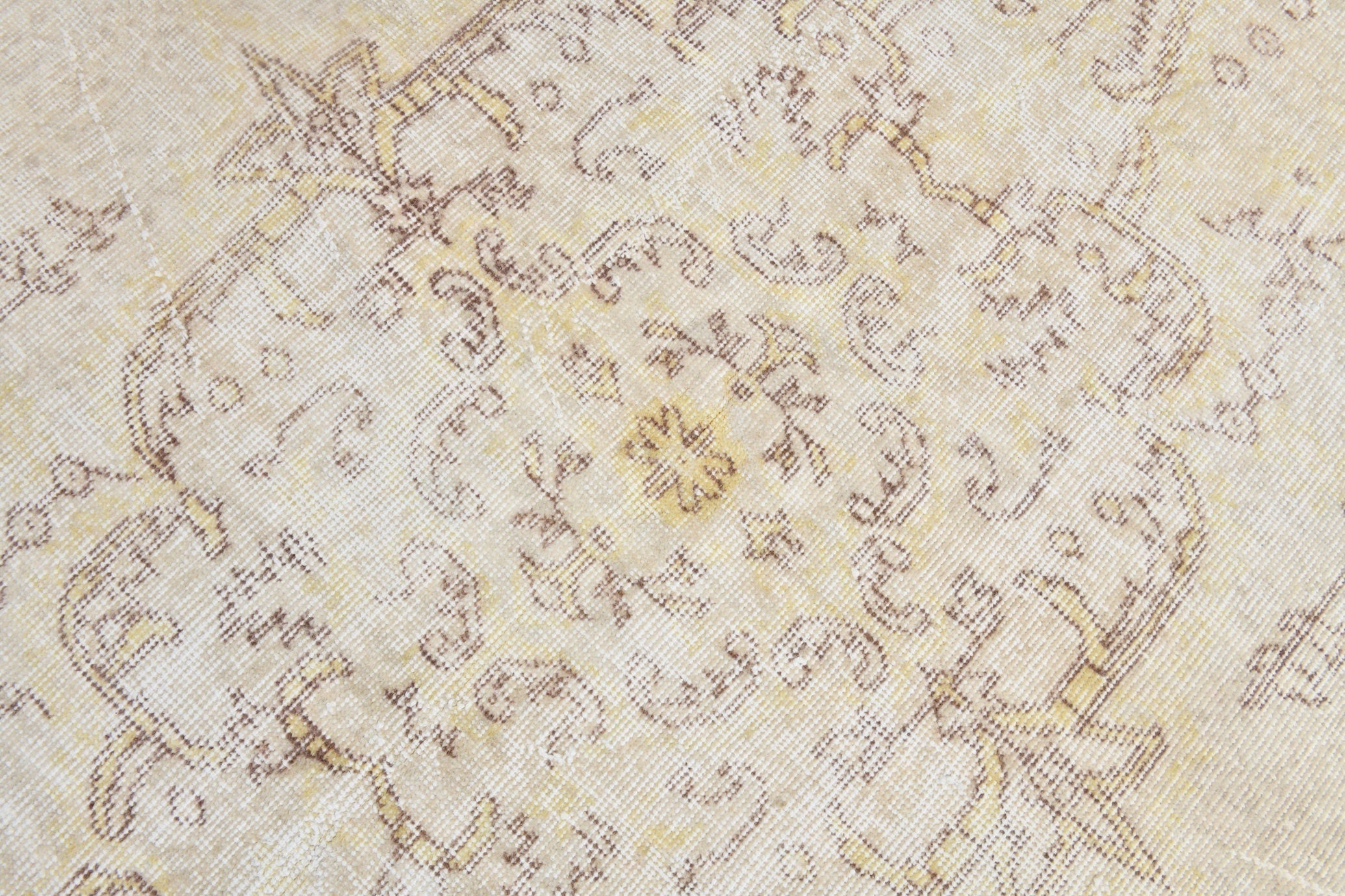 Turkish Vintage Rug  5'6" x 8'8" ft