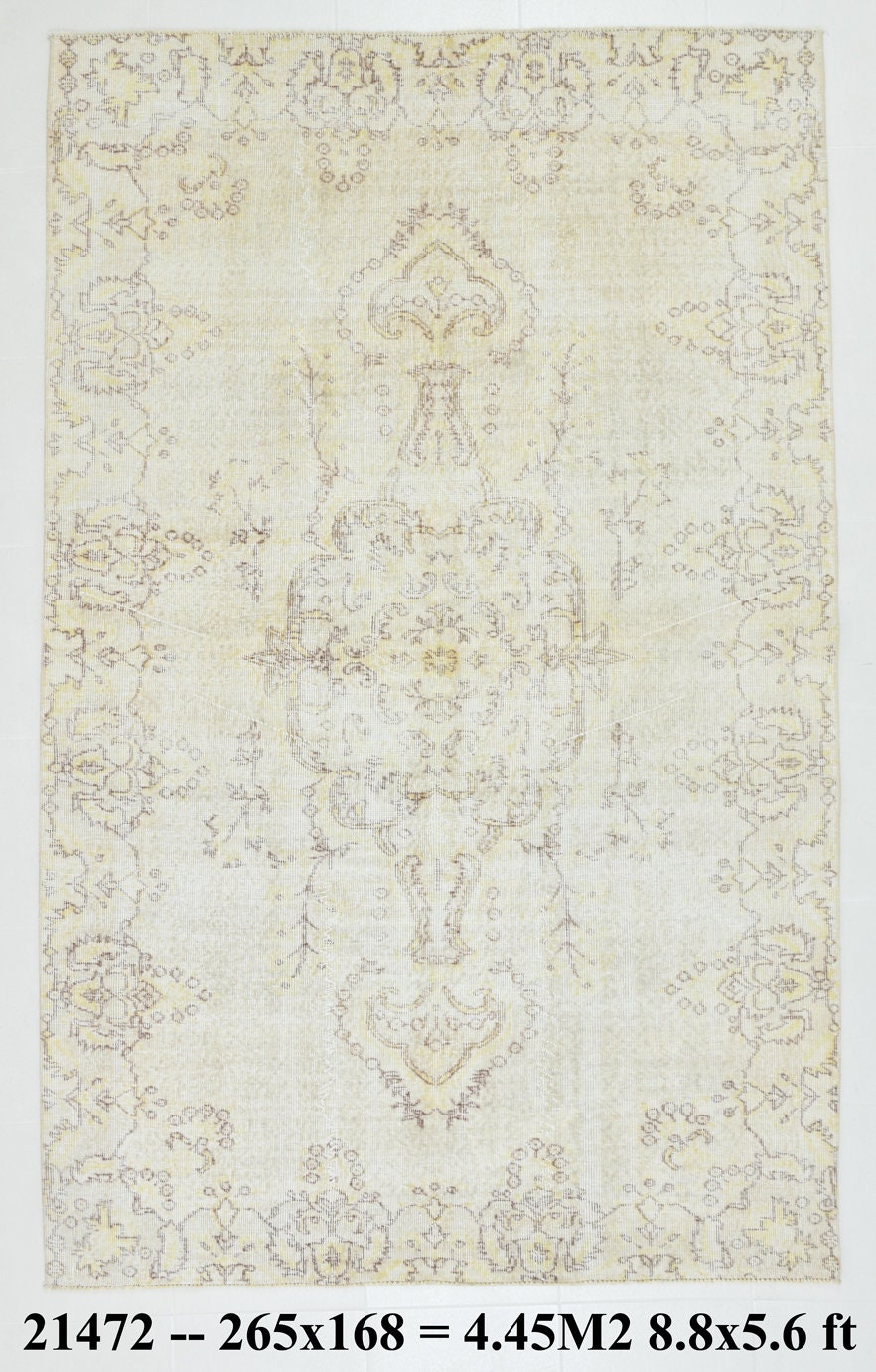 Turkish Vintage Rug  5'6" x 8'8" ft