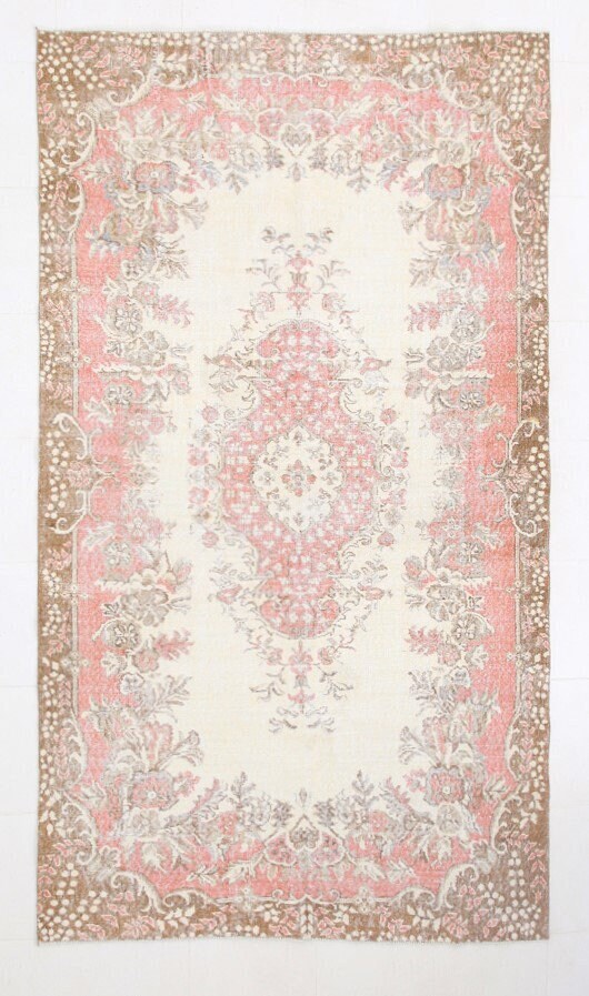 Turkish Vintage Rug 5’6’’ x 9’7’’ ft