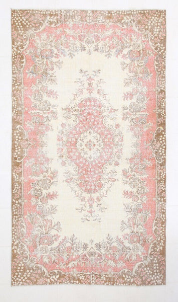 Turkish Vintage Rug 5’6’’ x 9’7’’ ft
