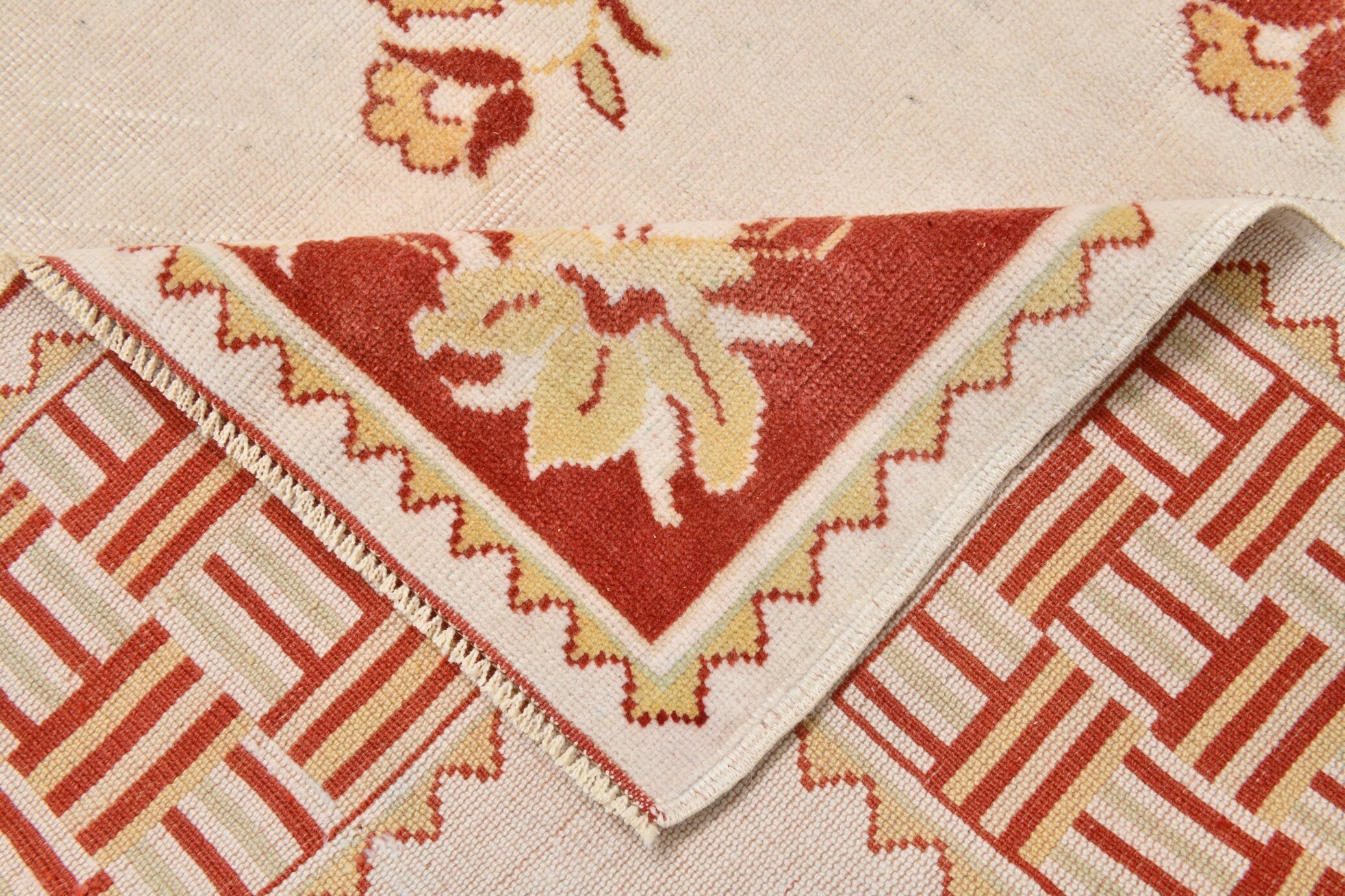 Turkish Vintage Rug  5'7" x 7'10" ft