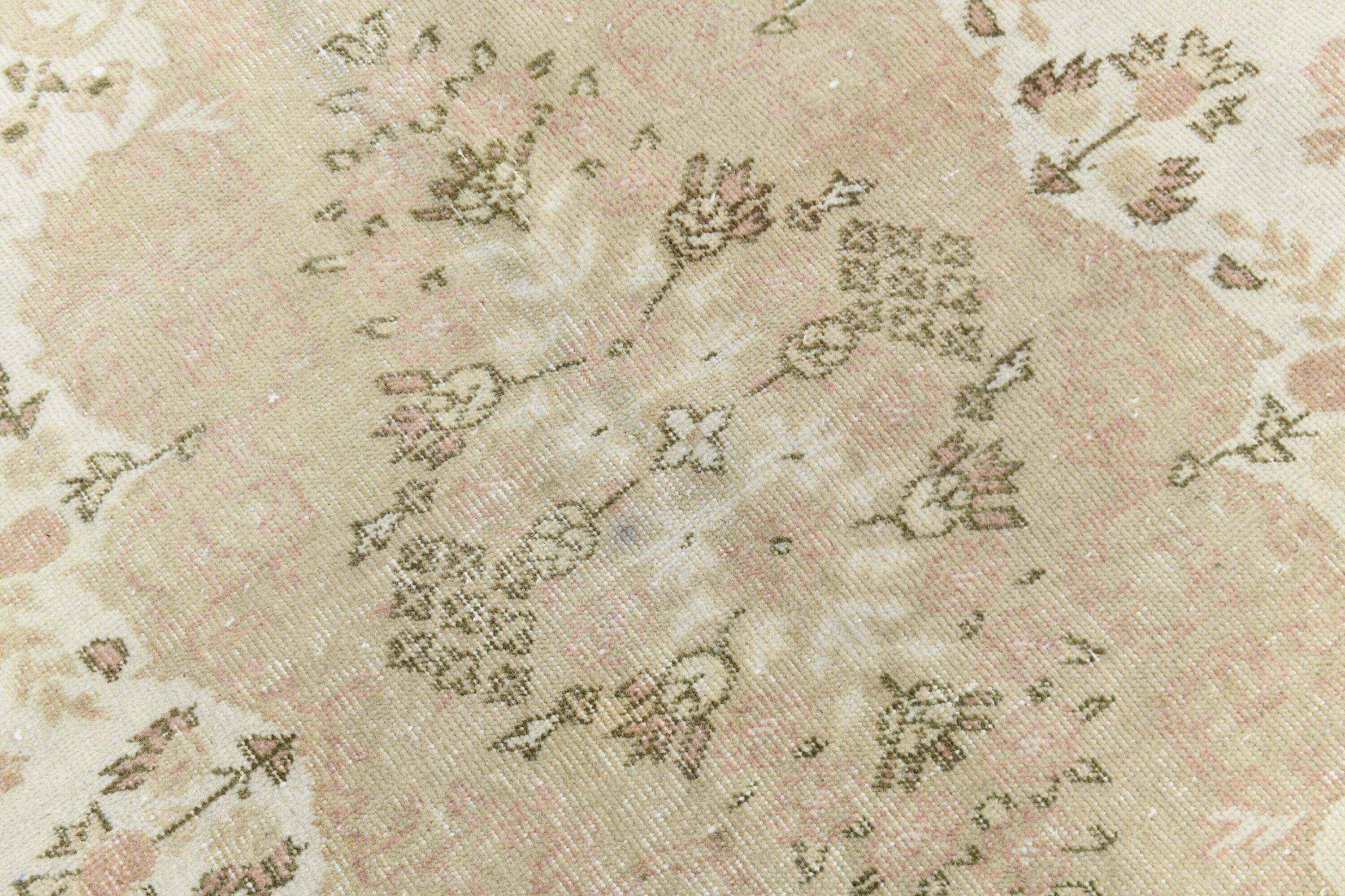 Turkish Vintage Rug 5’7’ x 8’10’