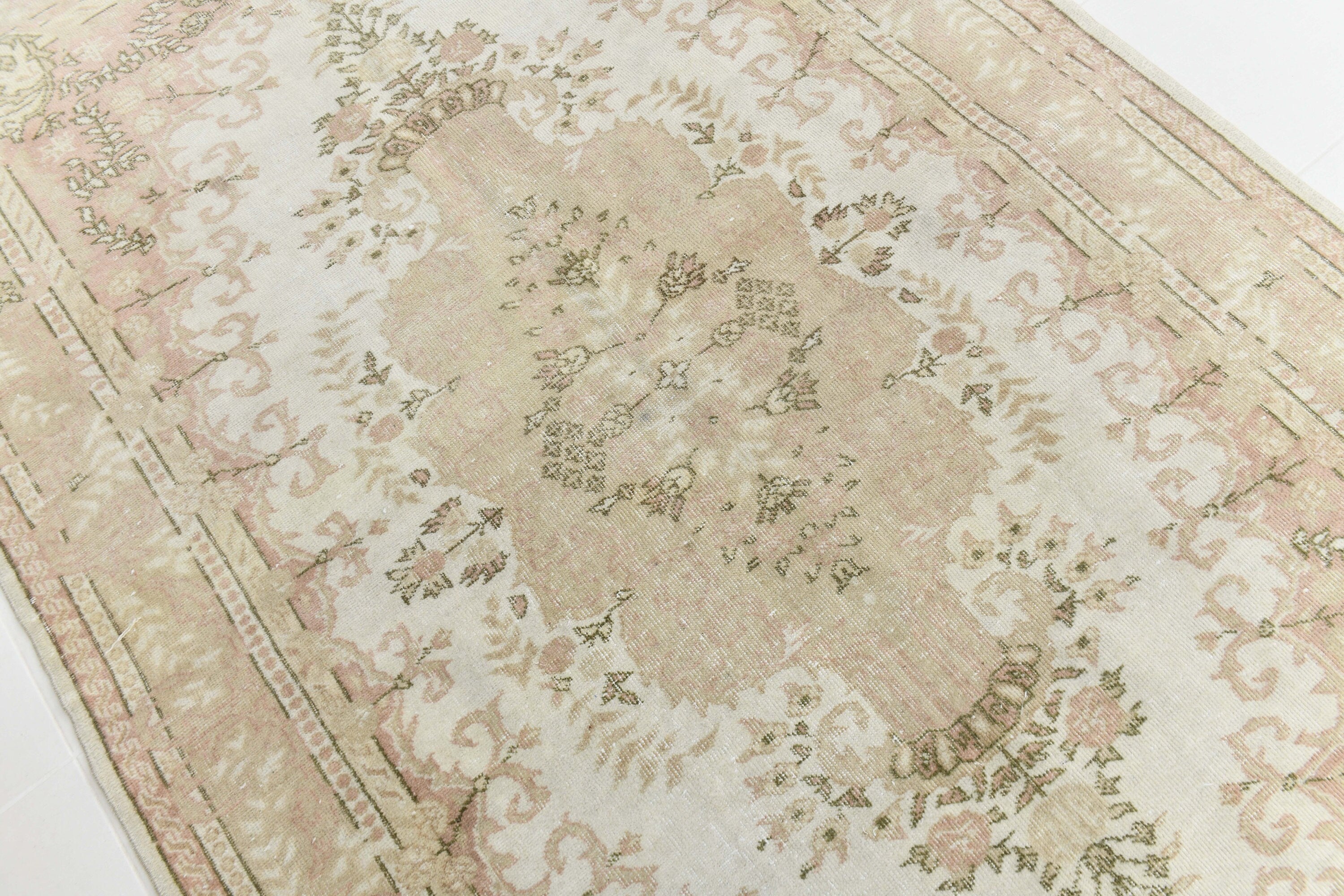 Turkish Vintage Rug 5’7’ x 8’10’