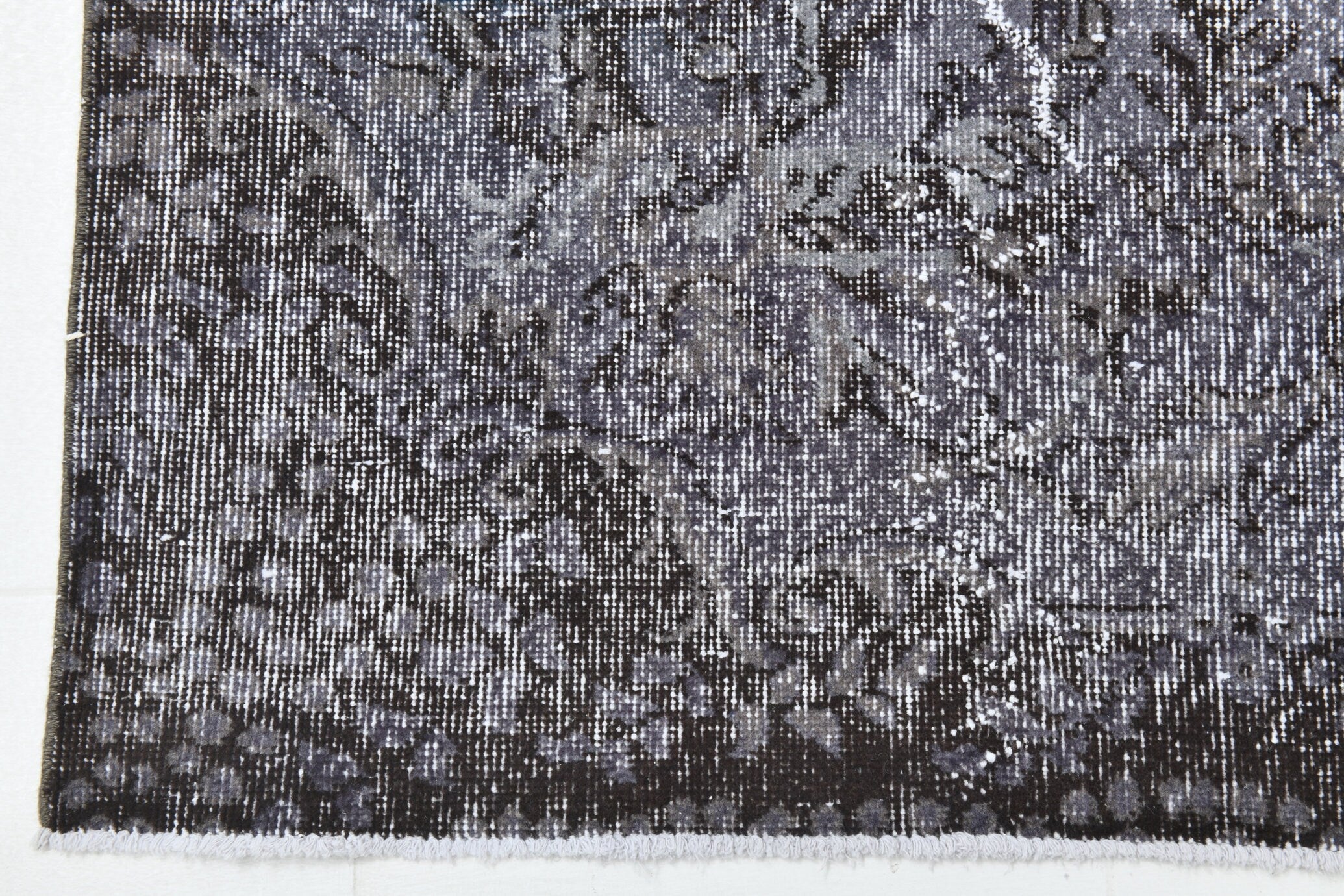 Turkish Vintage Rug  5'7" x 8'10" ft