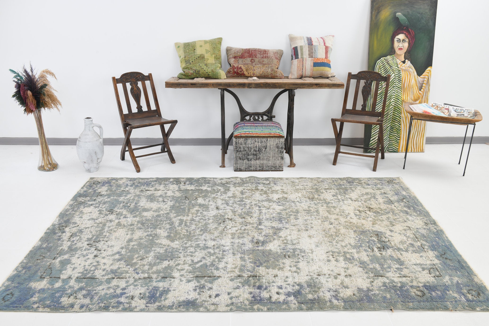 Turkish Vintage Rug  5'7" x 9'1" ft