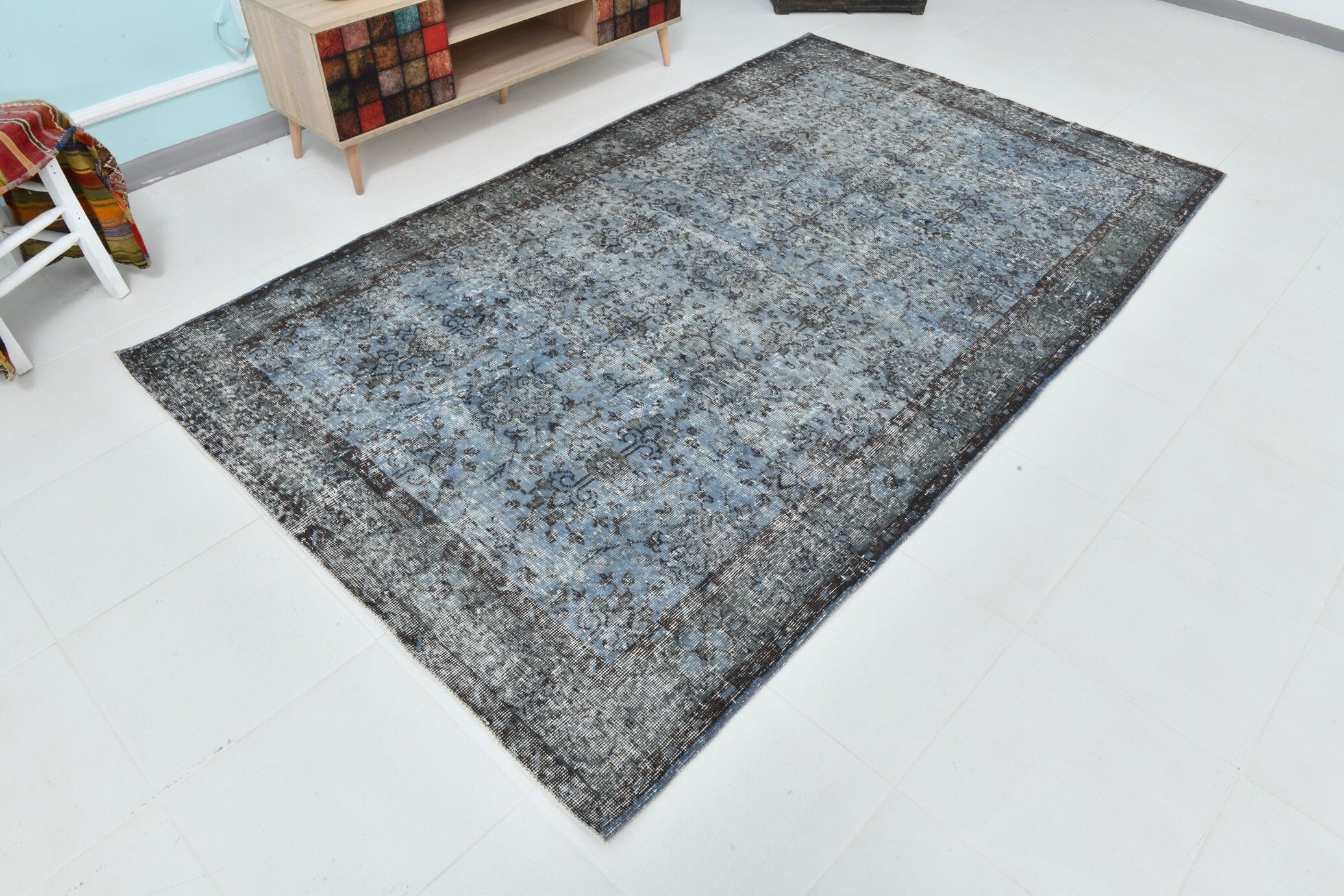 Turkish Vintage Rug 5’7’ x 9’3’