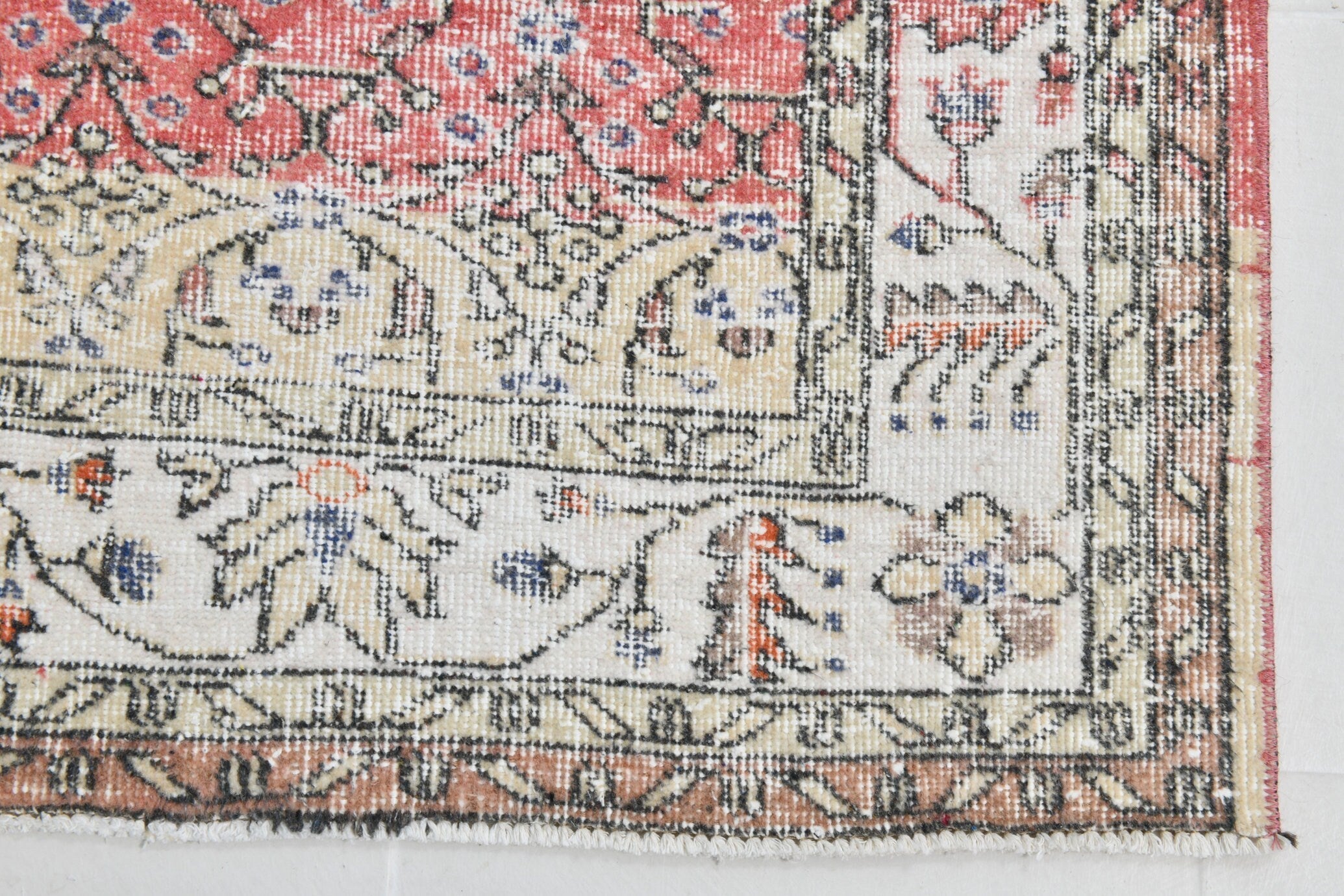 Turkish Vintage Rug 5’7’ x 9’4’