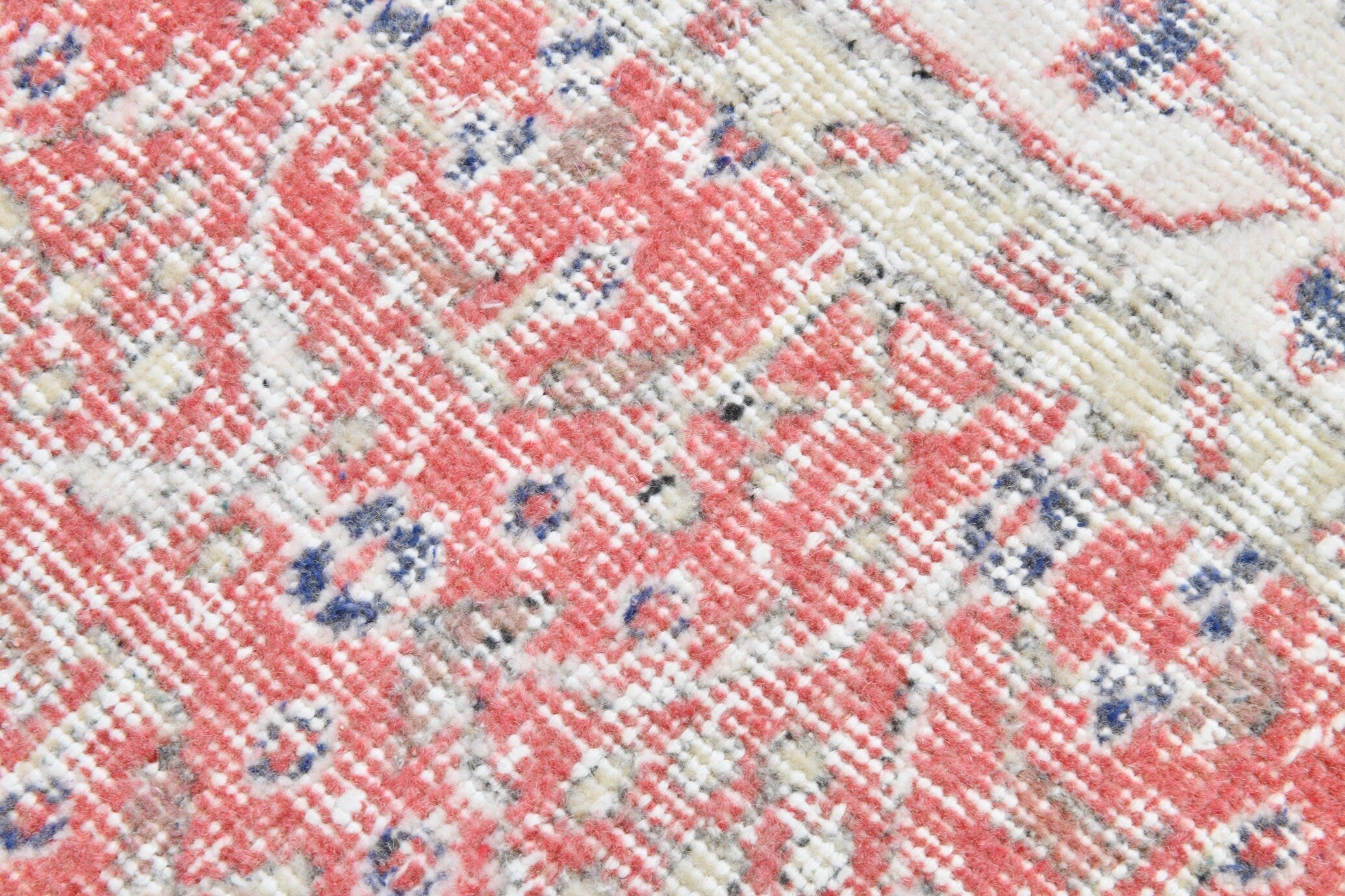 Turkish Vintage Rug 5’7’ x 9’4’