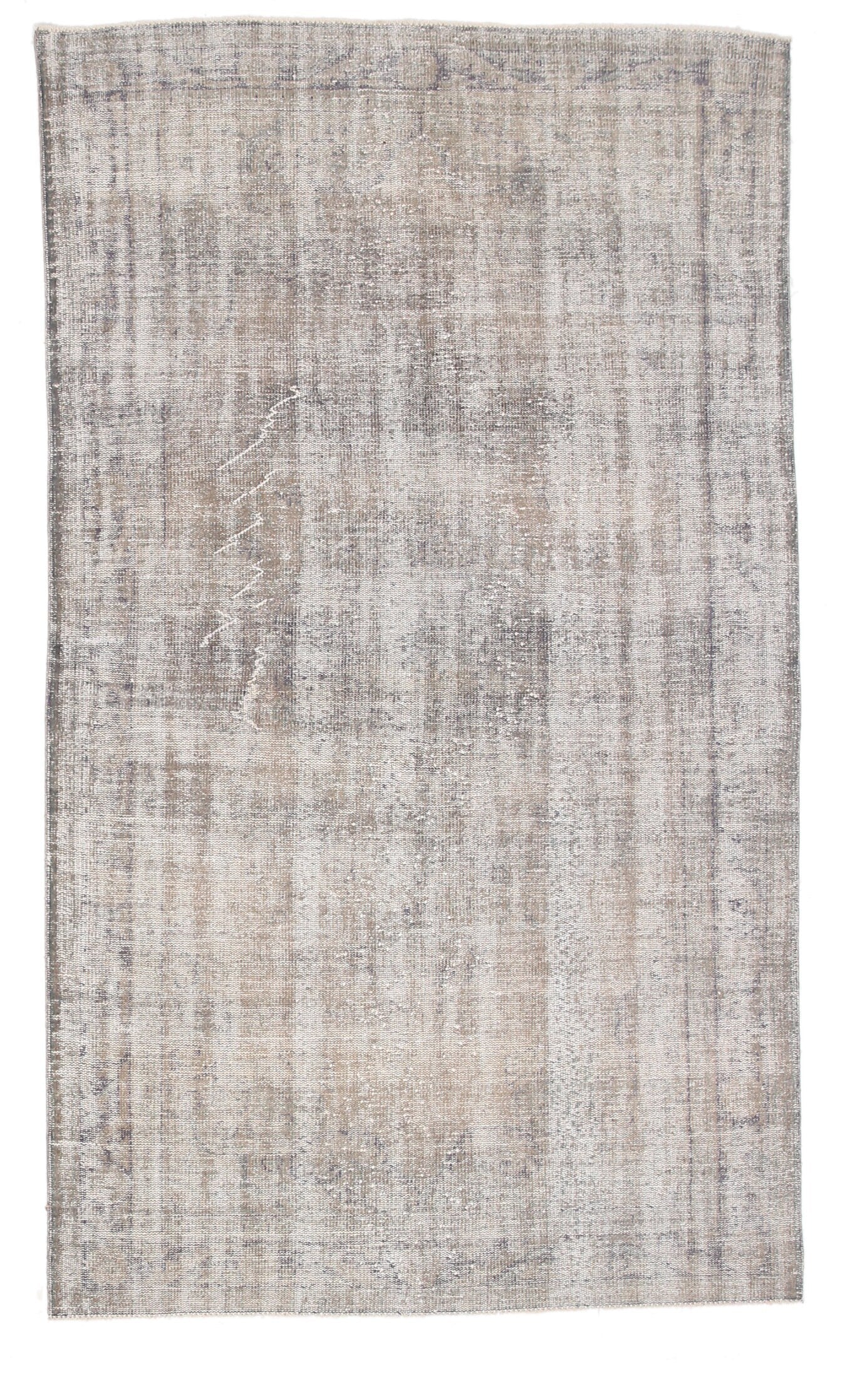 Turkish Vintage Rug  5'7" x 9'5" ft