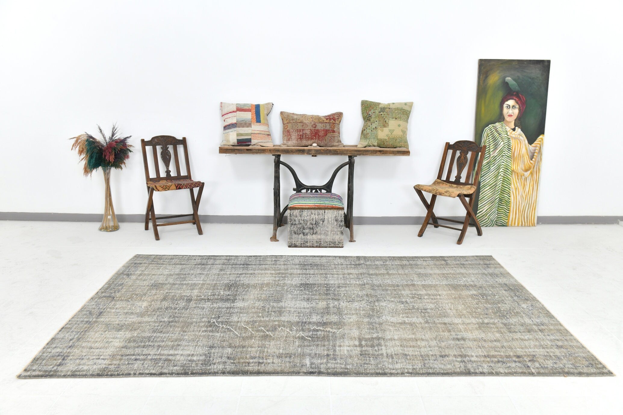 Turkish Vintage Rug  5'7" x 9'5" ft