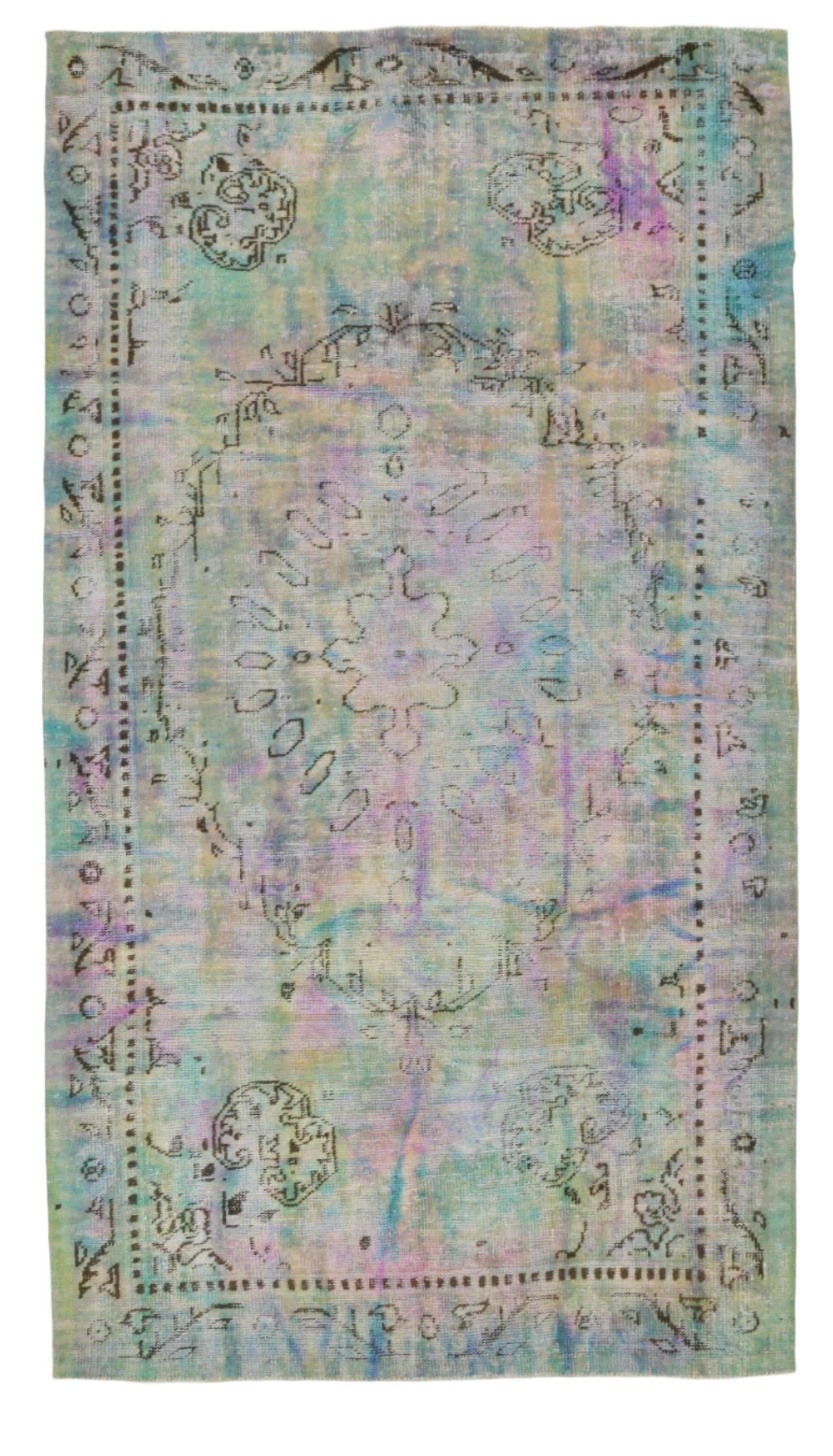Turkish Vintage Rug  5'7" x 9'9" ft