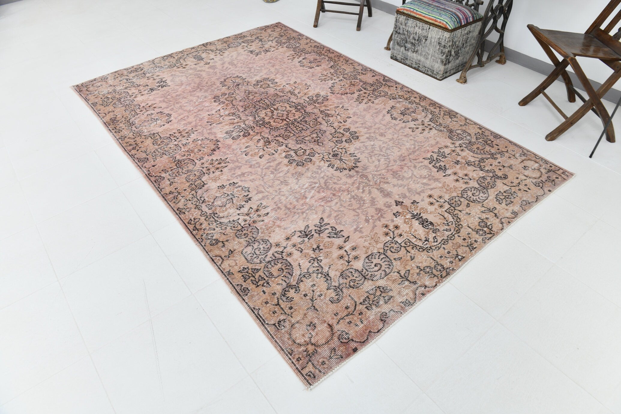 Turkish Vintage Rug  5'8" x 8'9" ft