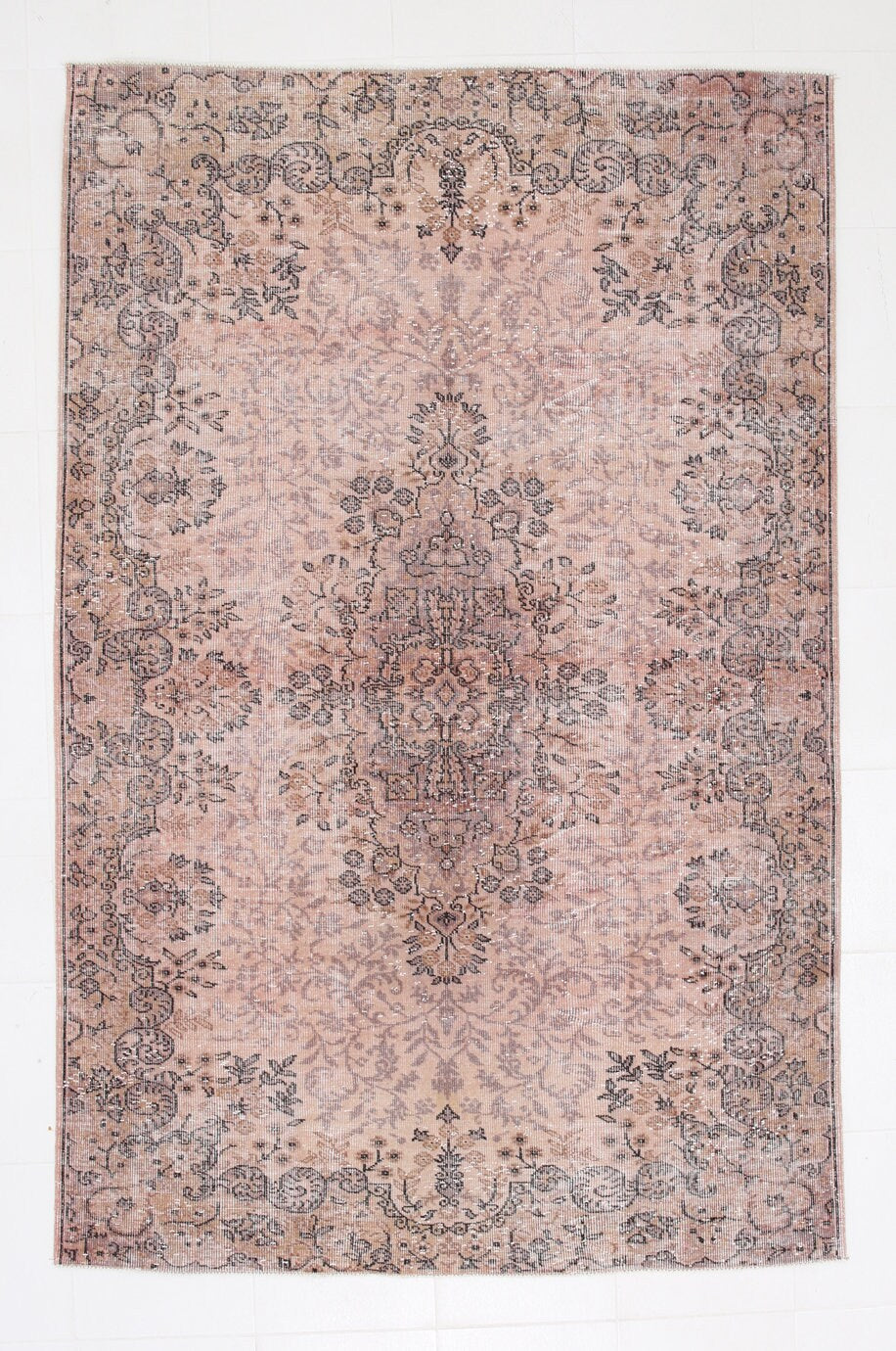 Turkish Vintage Rug  5'8" x 8'9" ft