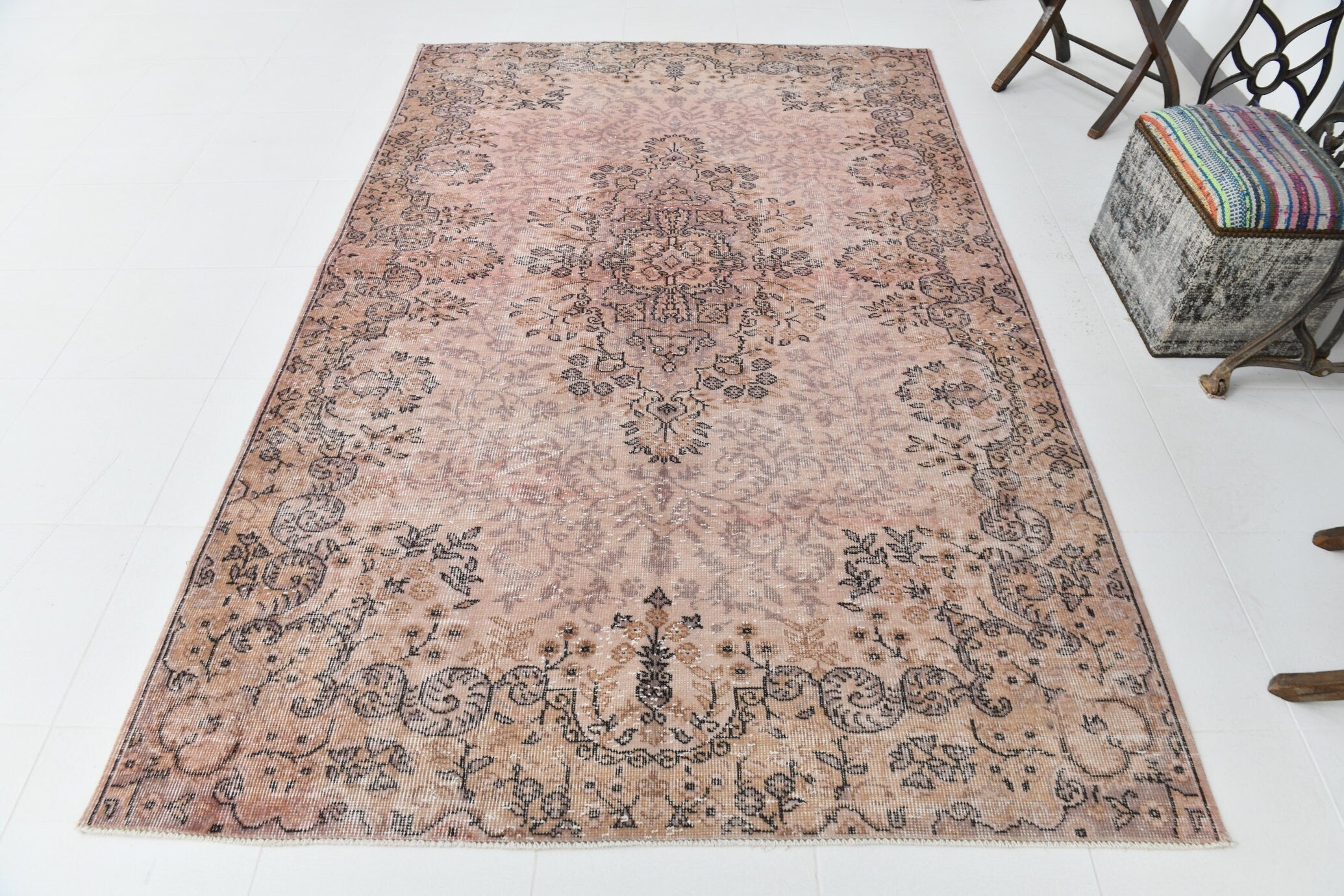 Turkish Vintage Rug  5'8" x 8'9" ft