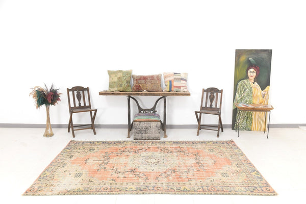 Turkish Vintage Rug  5'8" x 9'1" ft