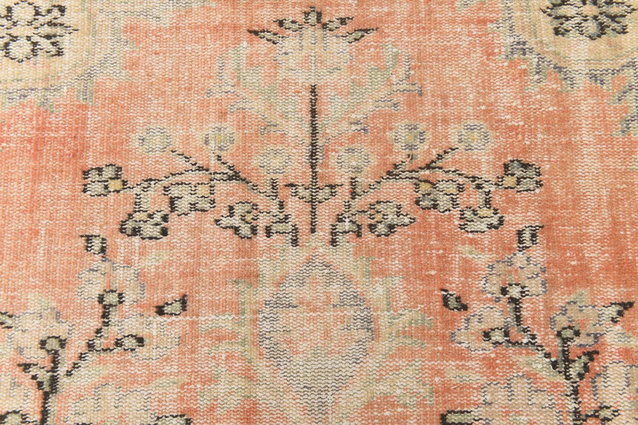 Turkish Vintage Rug  5'8" x 9'1" ft