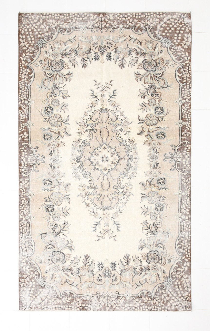 Turkish Vintage Rug  5'8" x 9'12" ft