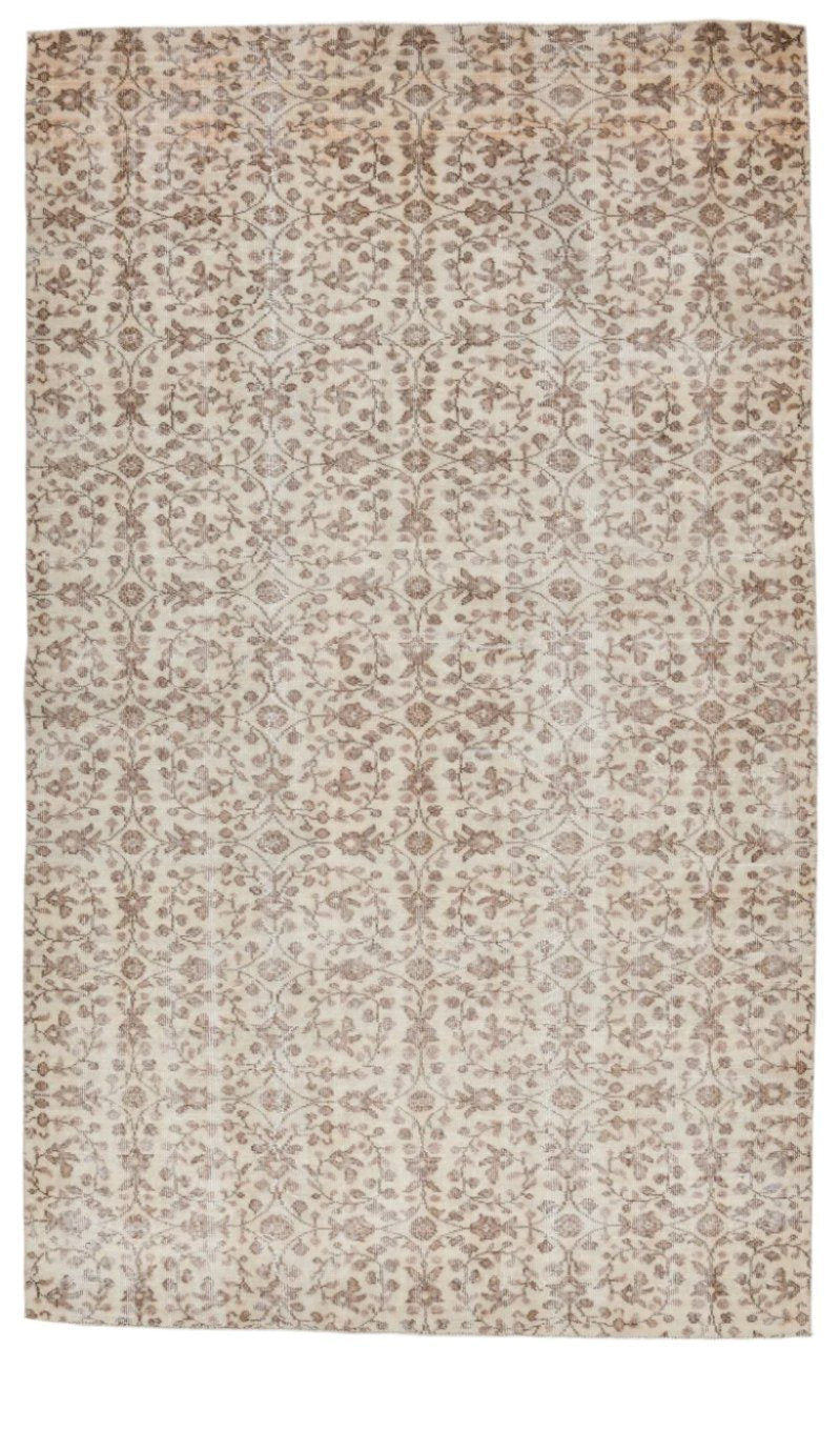 Turkish Vintage Rug 5’8’’ x 9’4’’ ft