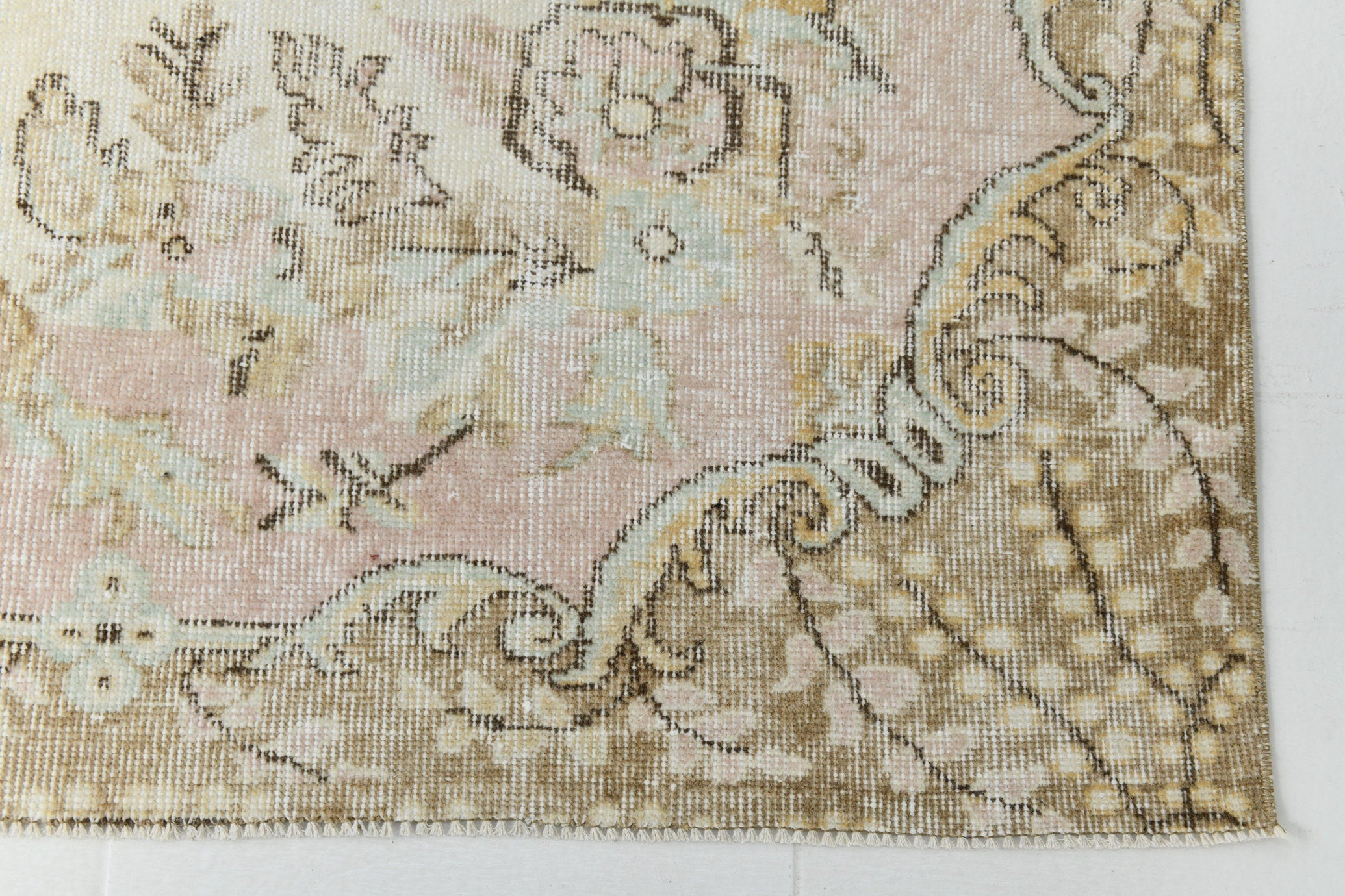 Turkish Vintage Rug 5’8’’ x 9’7’’ ft