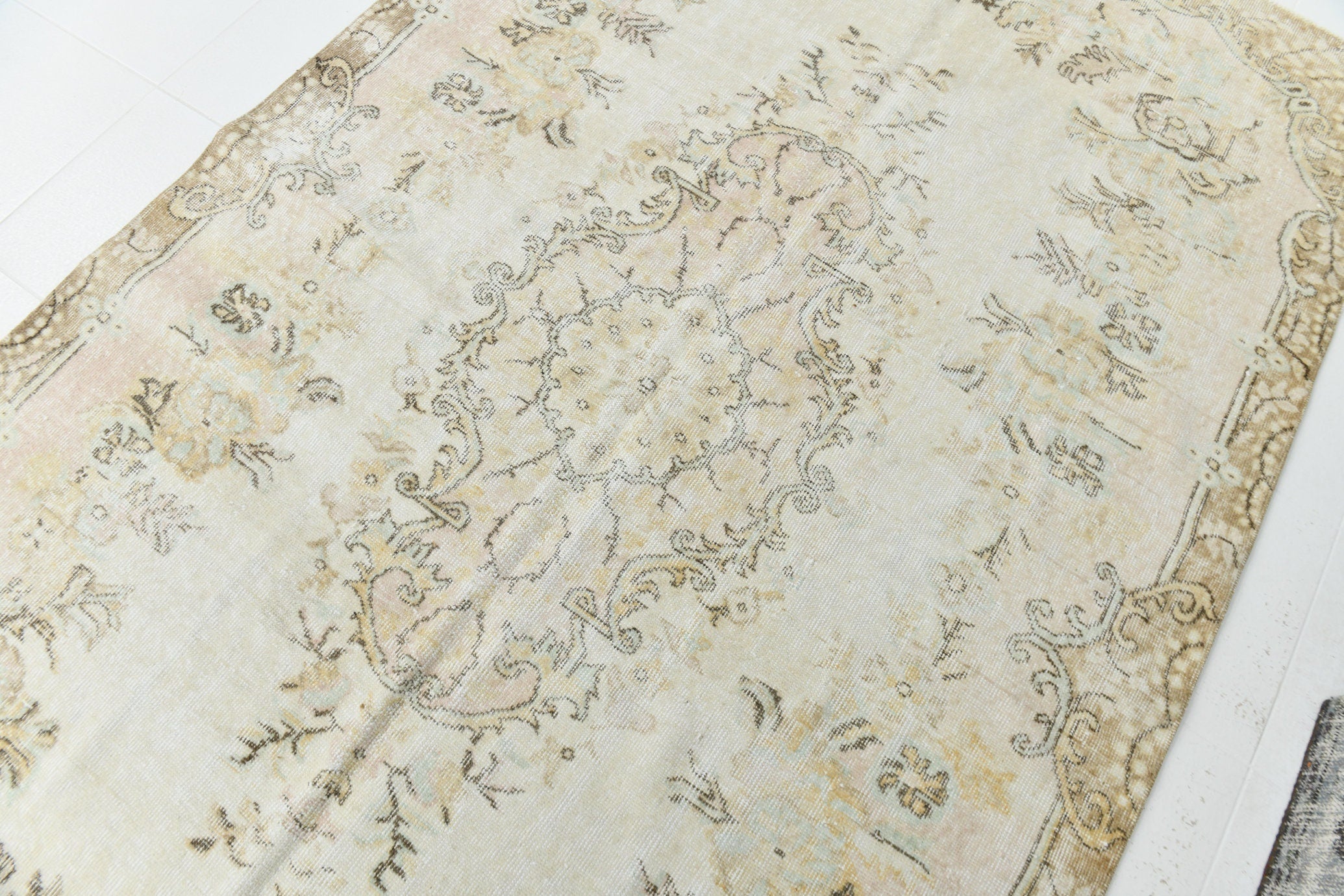 Turkish Vintage Rug 5’8’’ x 9’7’’ ft