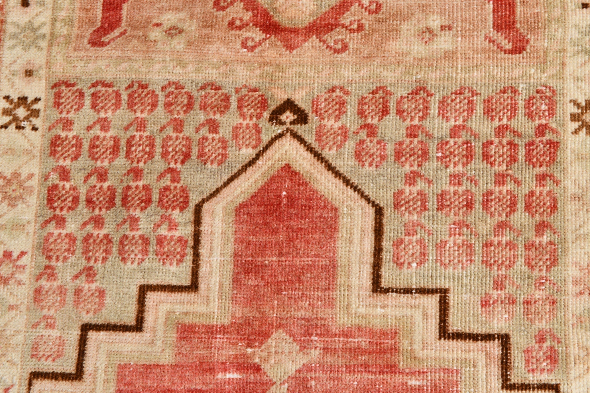 Turkish Vintage Rug 5’9’ x 3’4’